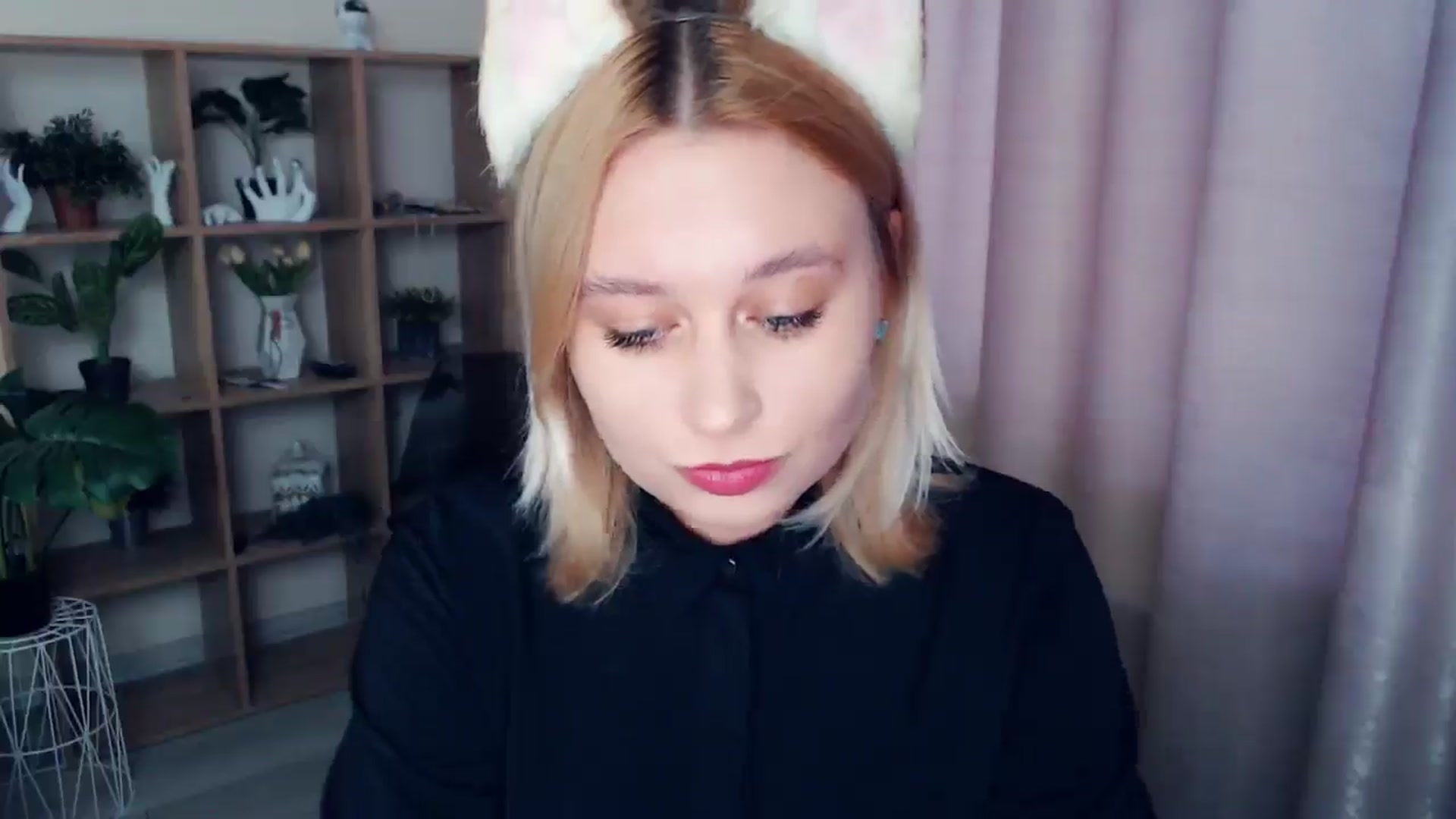 Gallery image thumbnail from Kukla_kolduna's myfreecams stream on, 02/22/2025, 15:36 image 11 of 20