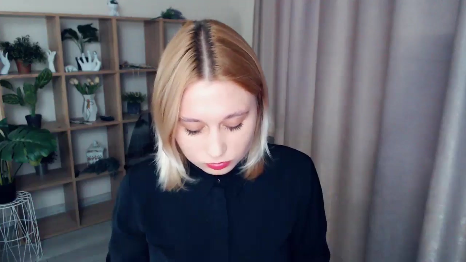 Gallery image thumbnail from Kukla_kolduna's myfreecams stream on, 02/22/2025, 15:36 image 20 of 20
