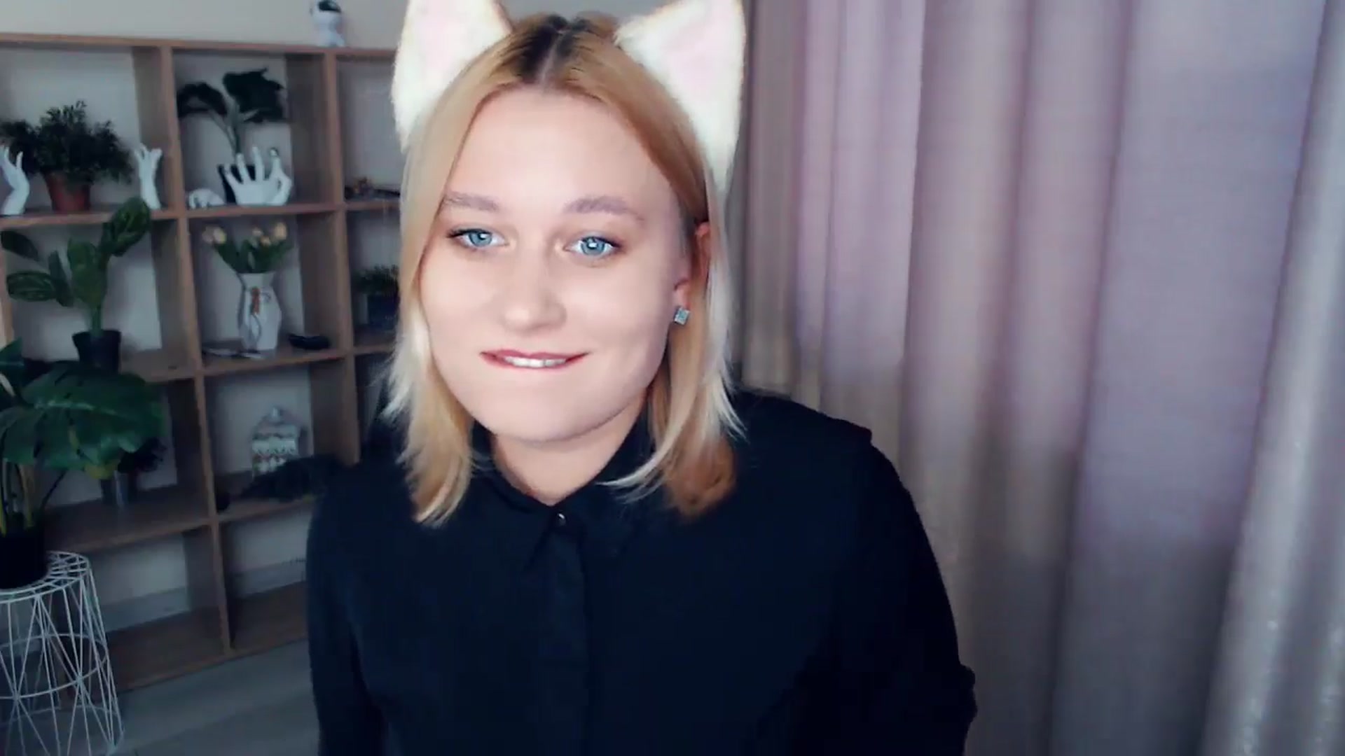 Gallery image thumbnail from Kukla_kolduna's myfreecams stream on, 02/22/2025, 15:36 image 12 of 20