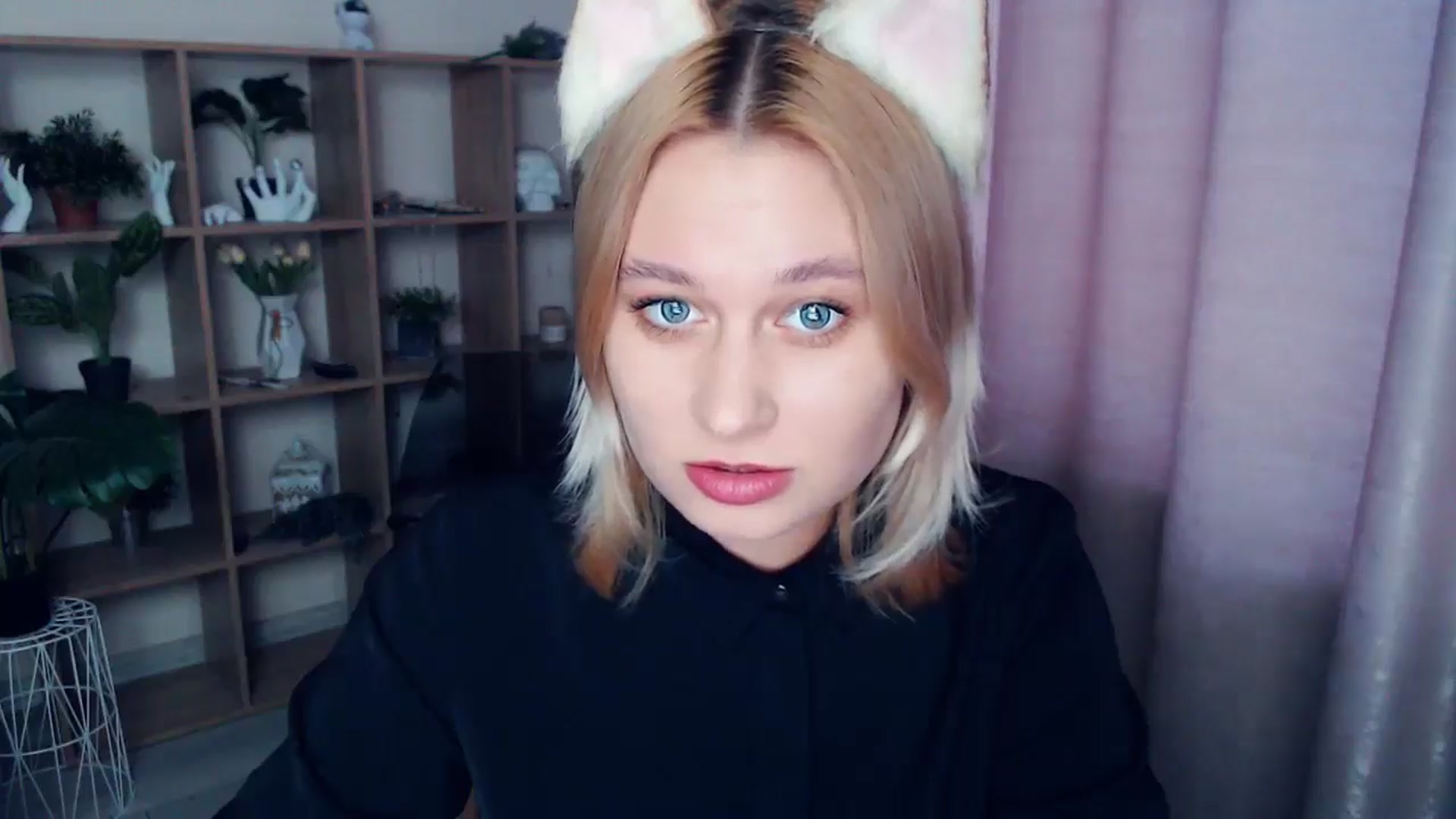 Gallery image thumbnail from Kukla_kolduna's myfreecams stream on, 02/22/2025, 15:36 image 9 of 20