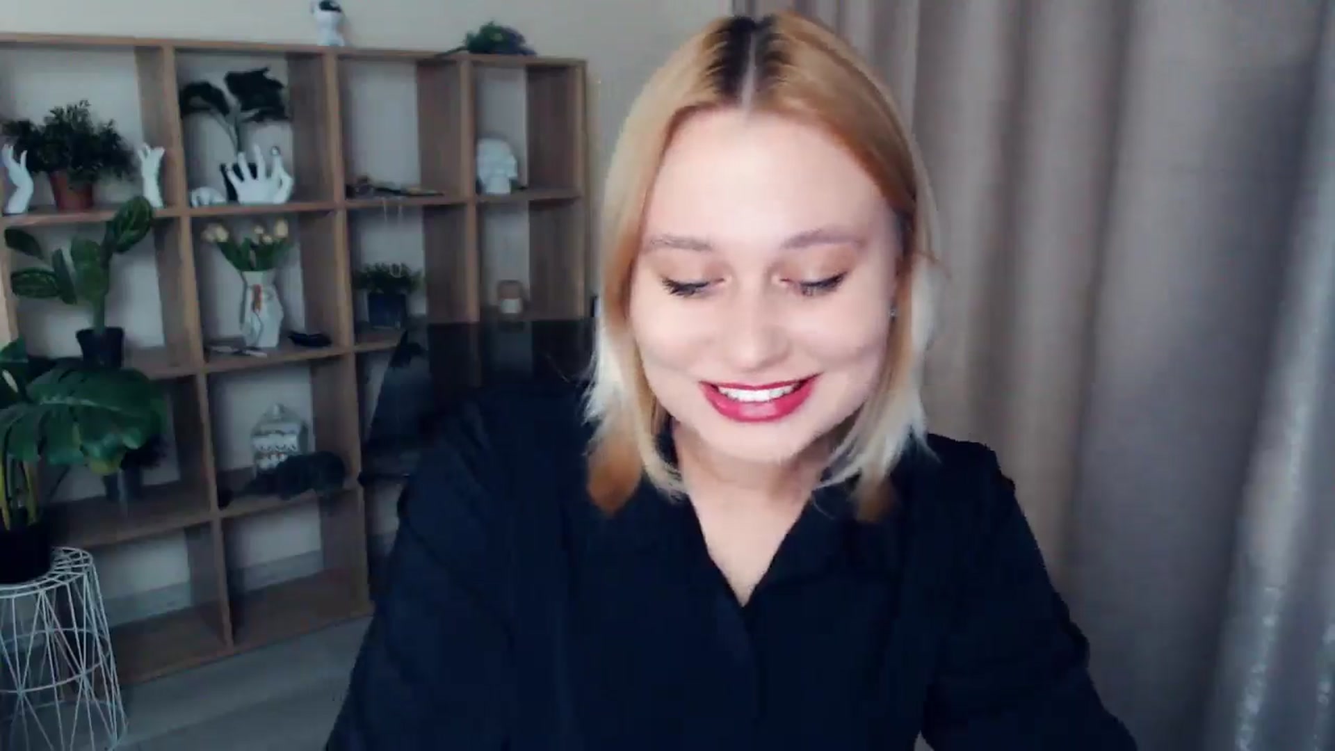 Gallery image thumbnail from Kukla_kolduna's myfreecams stream on, 02/22/2025, 16:21 image 10 of 20