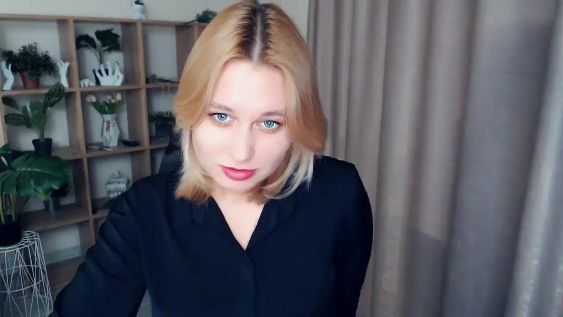Gallery image thumbnail from Kukla_kolduna's myfreecams stream on, 02/22/2025, 16:21 image 17 of 20