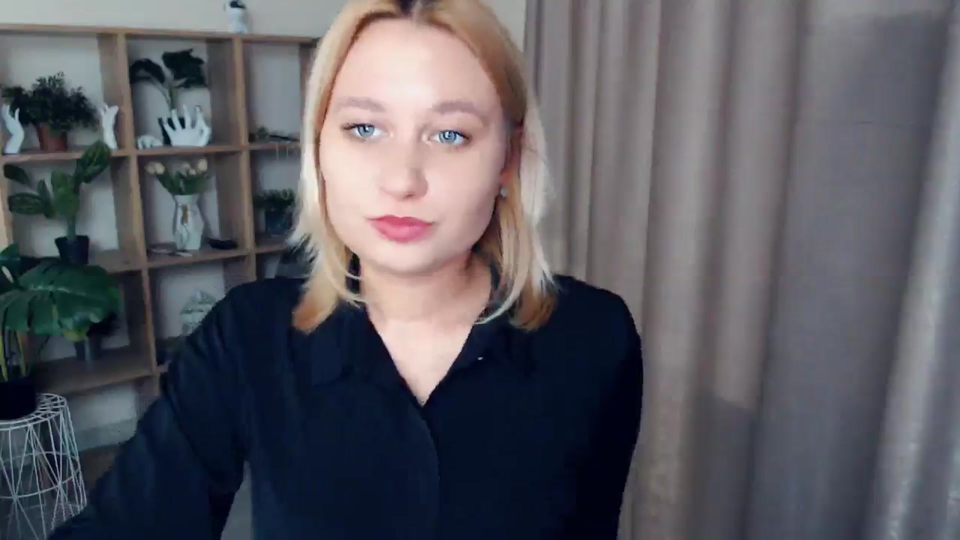 Gallery image thumbnail from Kukla_kolduna's myfreecams stream on, 02/22/2025, 16:21 image 7 of 20