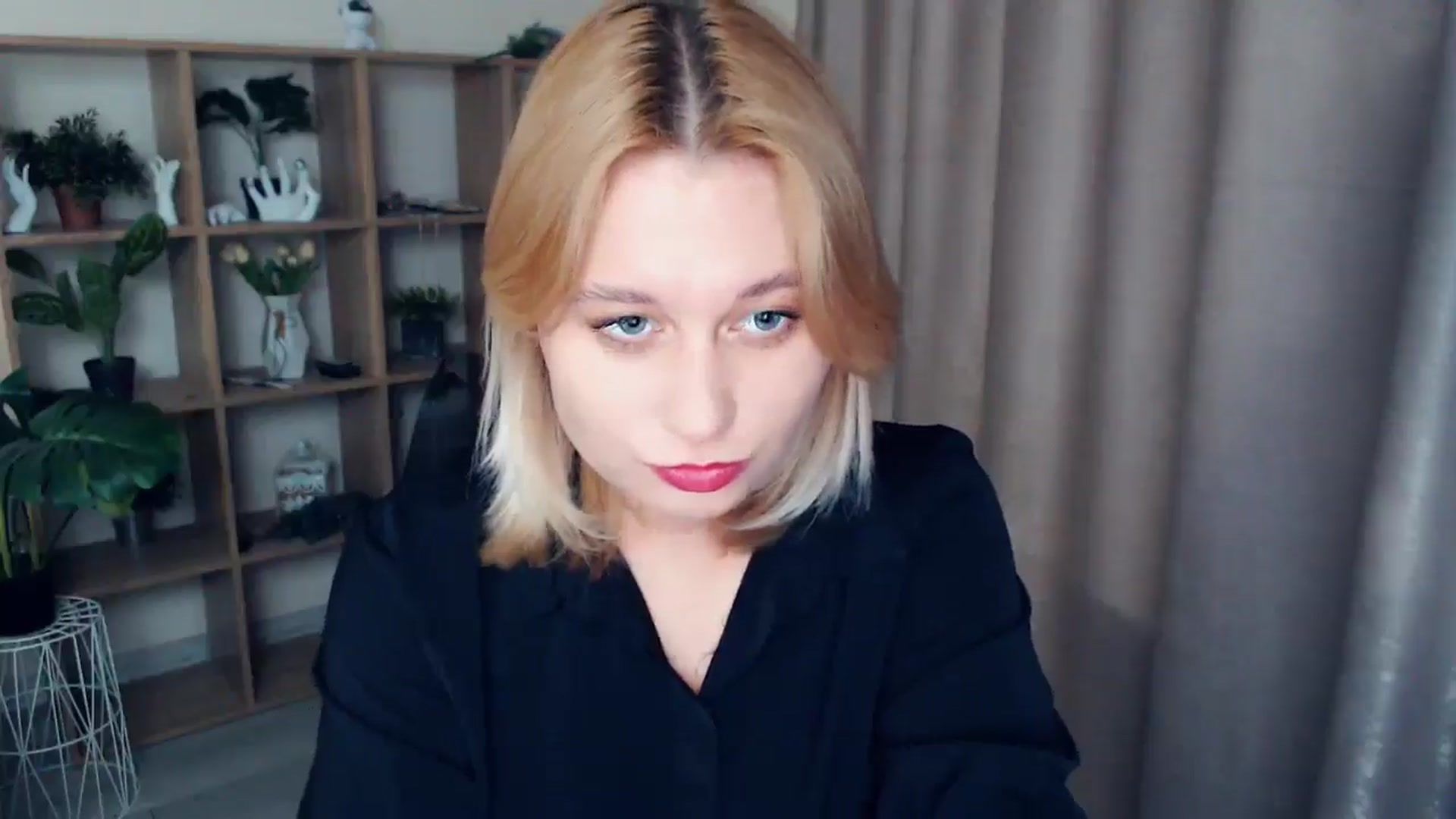 Gallery image thumbnail from Kukla_kolduna's myfreecams stream on, 02/22/2025, 16:21 image 15 of 20