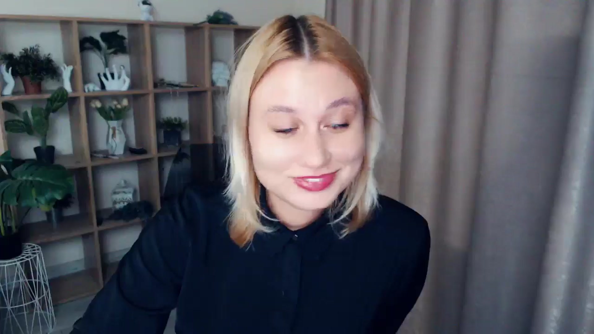 Gallery image thumbnail from Kukla_kolduna's myfreecams stream on, 02/22/2025, 16:21 image 3 of 20