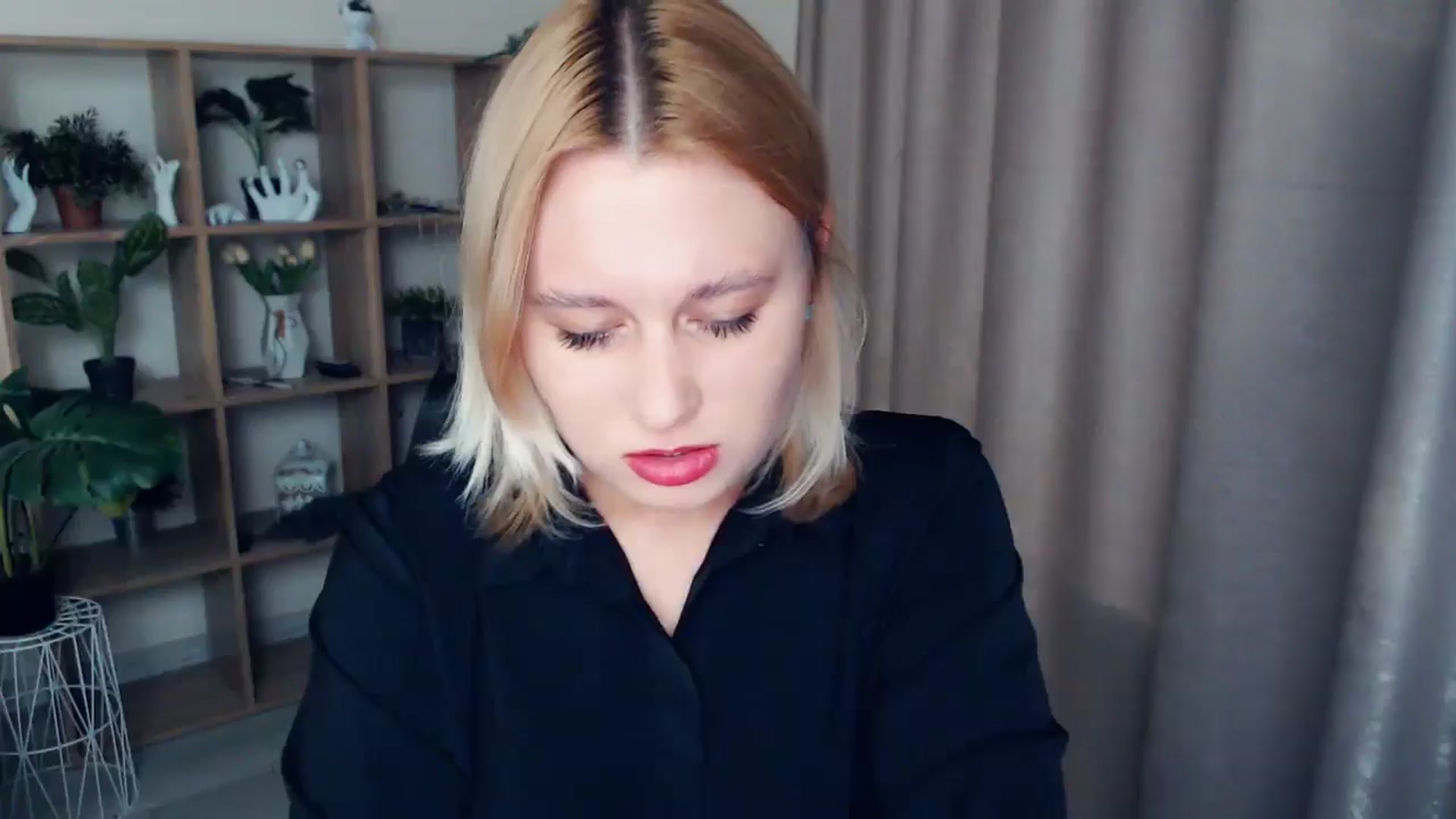 Gallery image thumbnail from Kukla_kolduna's myfreecams stream on, 02/22/2025, 16:21 image 11 of 20