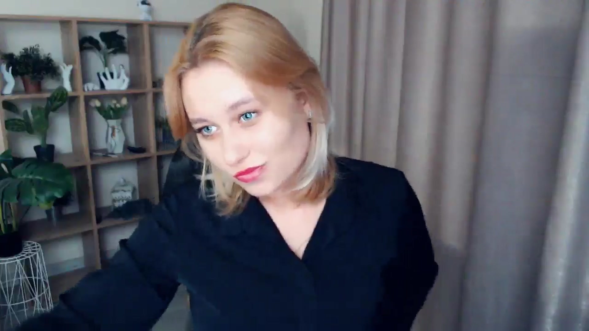 Gallery image thumbnail from Kukla_kolduna's myfreecams stream on, 02/22/2025, 16:21 image 14 of 20