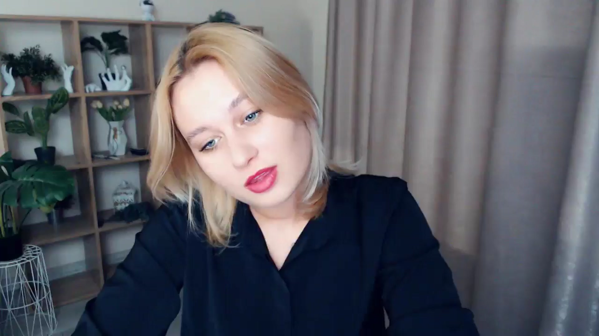 Gallery image thumbnail from Kukla_kolduna's myfreecams stream on, 02/22/2025, 16:21 image 13 of 20