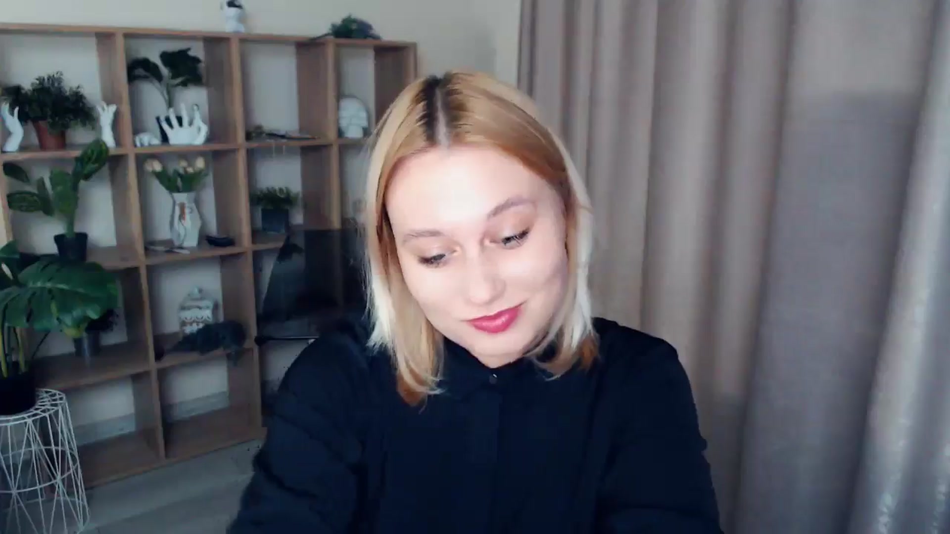 Gallery image thumbnail from Kukla_kolduna's myfreecams stream on, 02/22/2025, 16:21 image 4 of 20