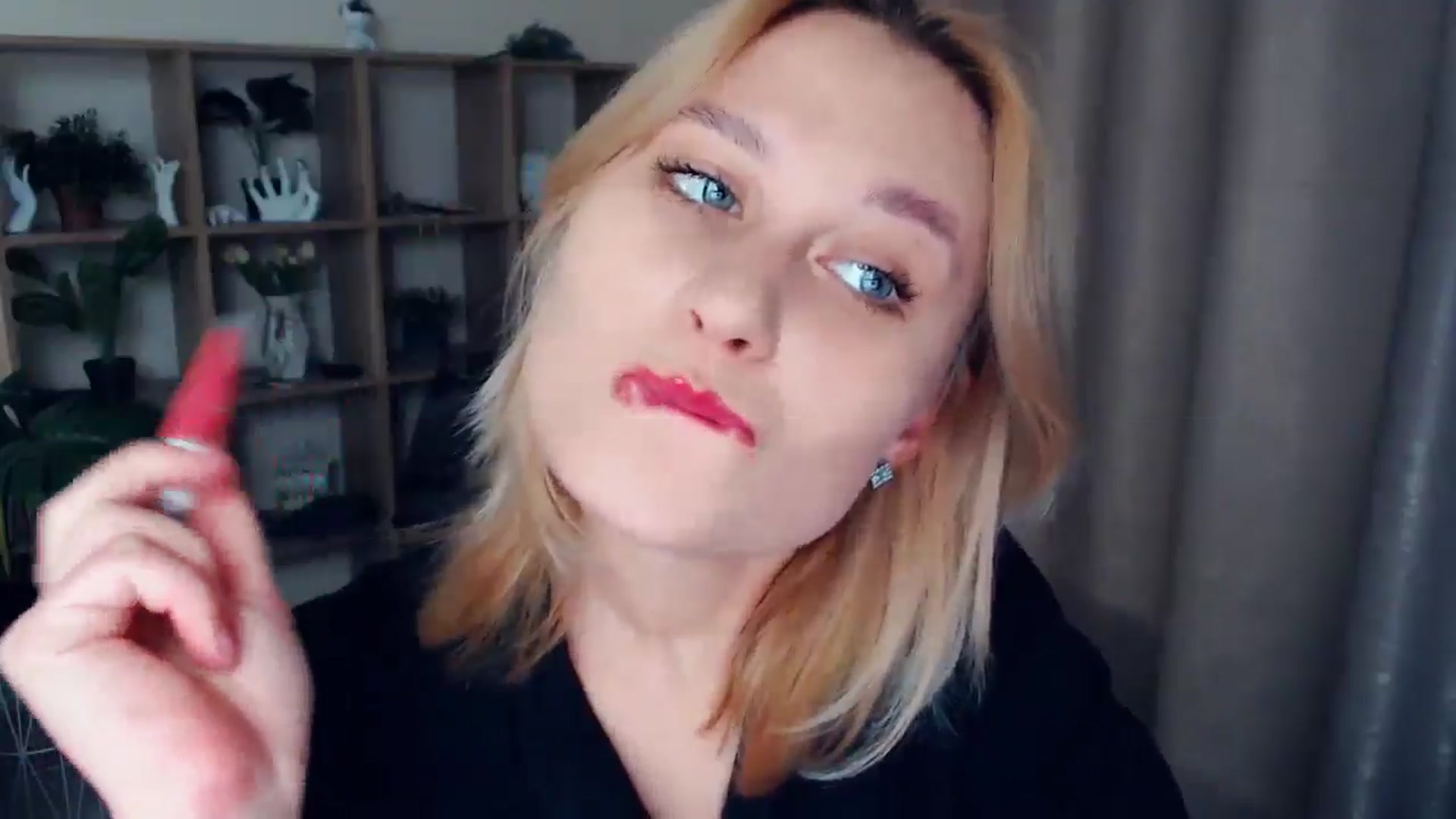 Gallery image thumbnail from Kukla_kolduna's myfreecams stream on, 02/22/2025, 16:21 image 19 of 20