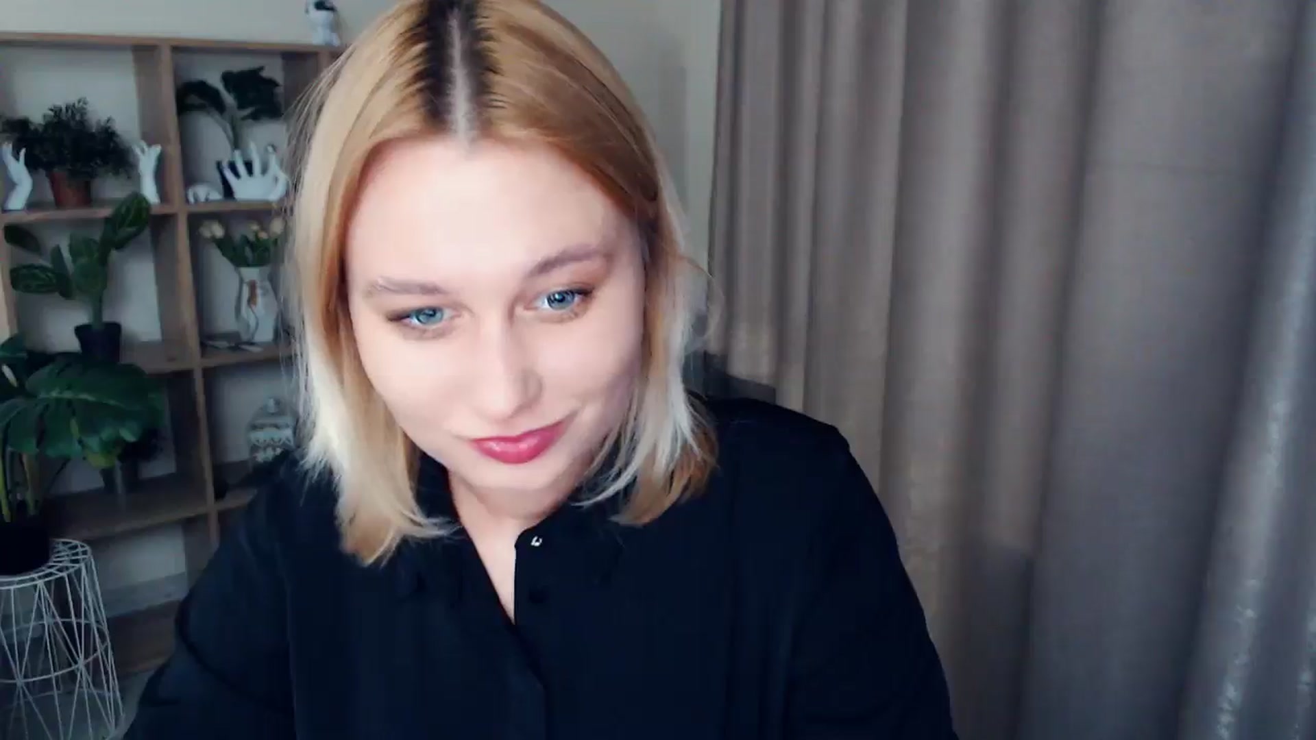 Gallery image thumbnail from Kukla_kolduna's myfreecams stream on, 02/22/2025, 16:21 image 6 of 20
