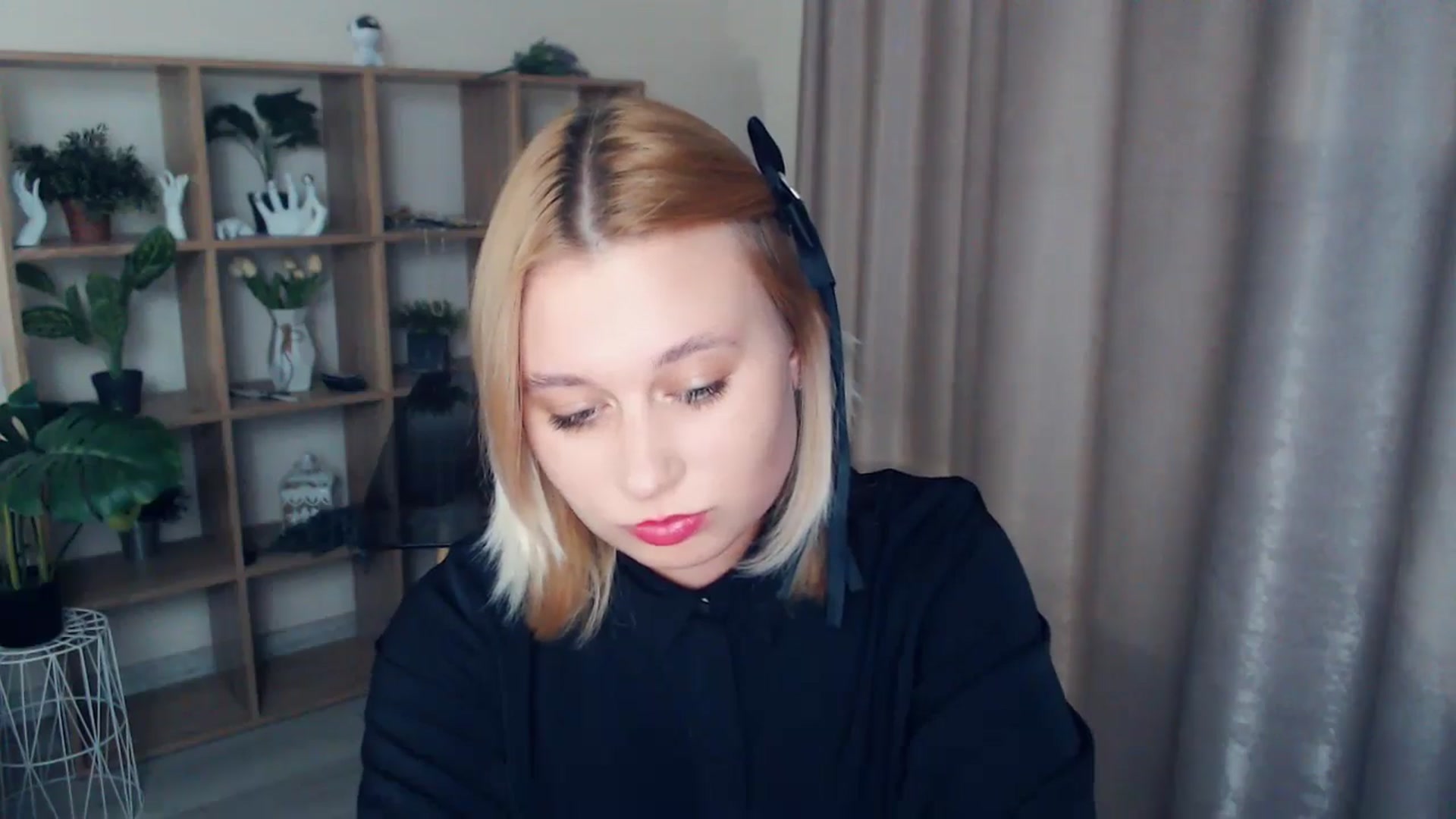 Gallery image thumbnail from Kukla_kolduna's myfreecams stream on, 02/22/2025, 18:59 image 12 of 20