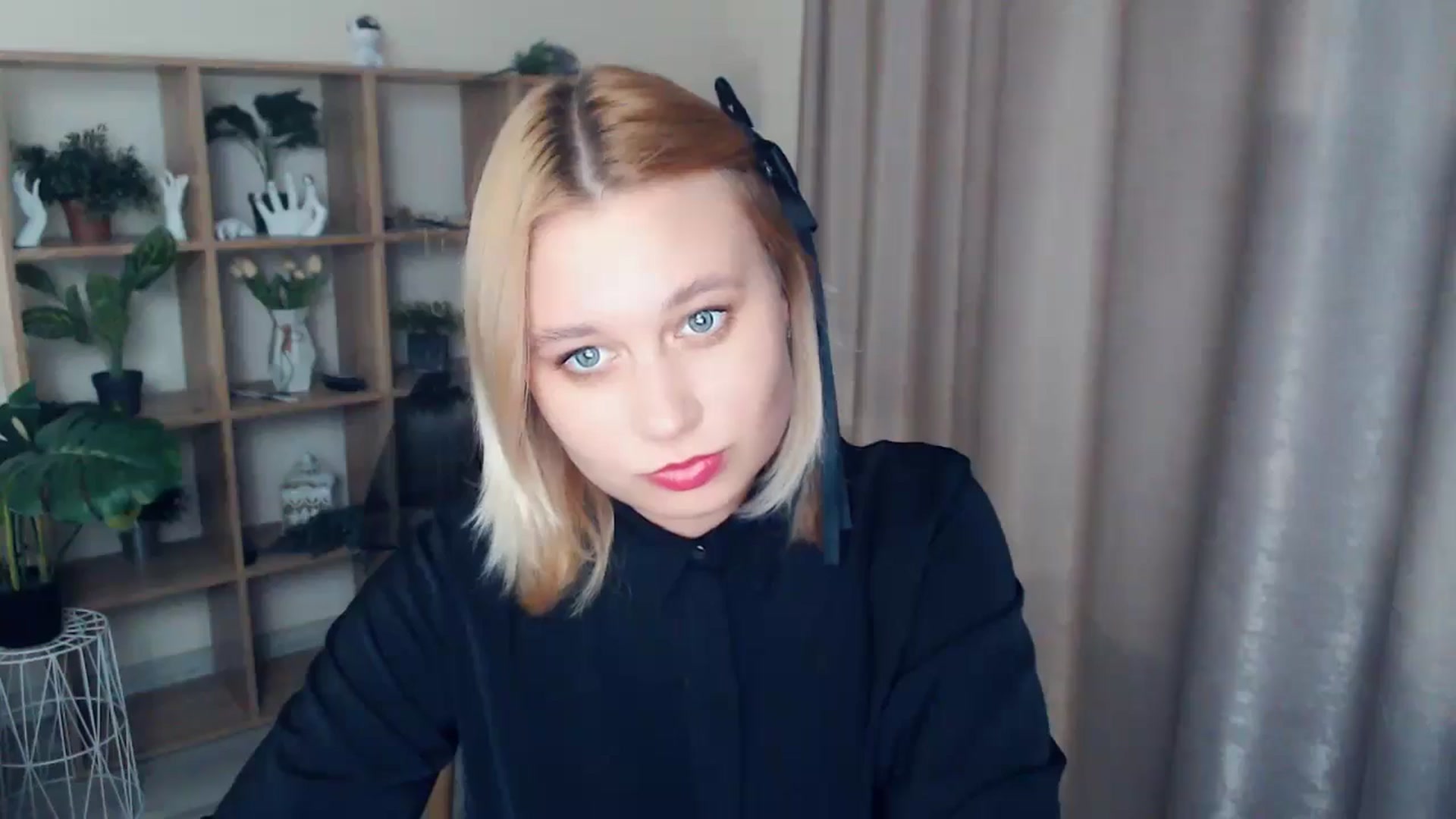 Gallery image thumbnail from Kukla_kolduna's myfreecams stream on, 02/22/2025, 18:59 image 10 of 20