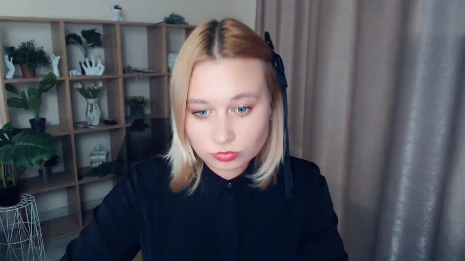 Gallery image thumbnail from Kukla_kolduna's myfreecams stream on, 02/22/2025, 18:59 image 16 of 20