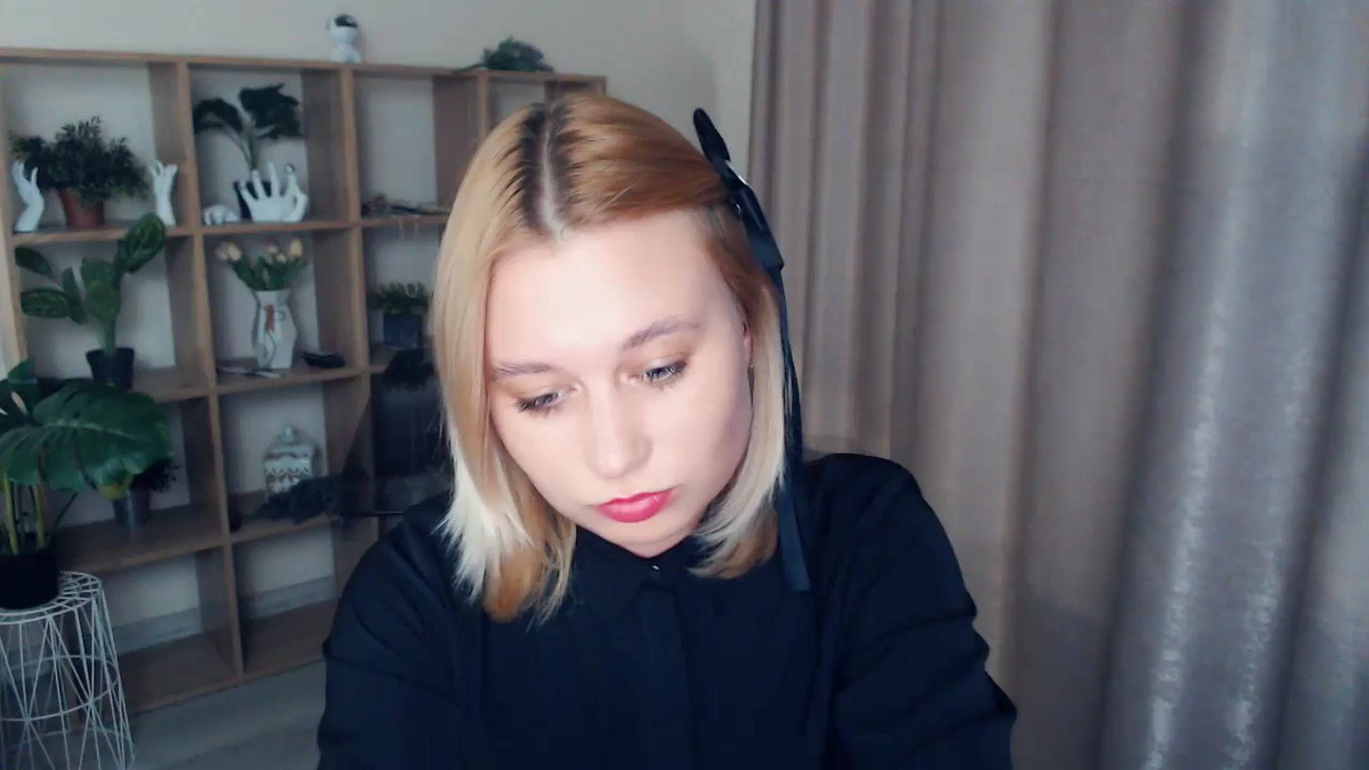 Gallery image thumbnail from Kukla_kolduna's myfreecams stream on, 02/22/2025, 18:59 image 17 of 20