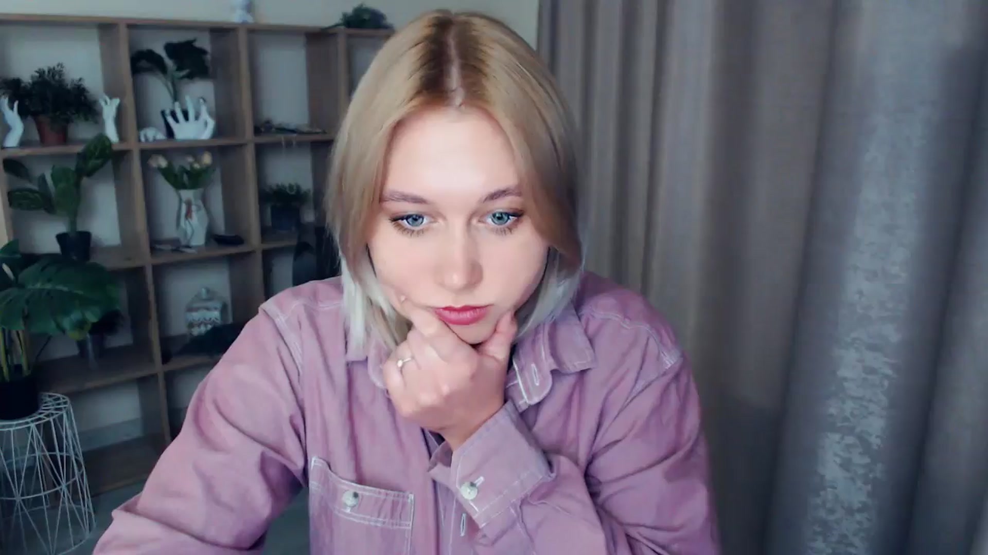 Gallery image thumbnail from Kukla_kolduna's myfreecams stream on, 02/23/2025, 18:00 image 13 of 20