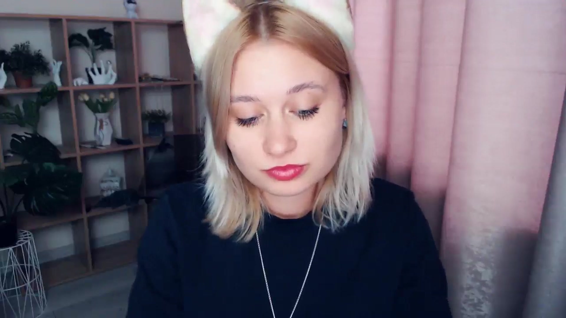 Gallery image thumbnail from Kukla_kolduna's myfreecams stream on, 02/27/2025, 14:20 image 13 of 20