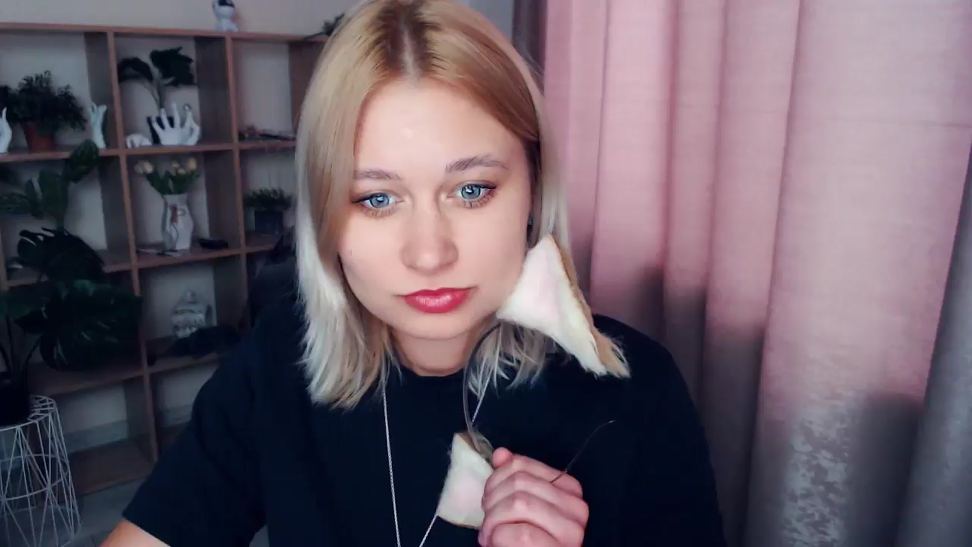 Gallery image thumbnail from Kukla_kolduna's myfreecams stream on, 02/27/2025, 14:20 image 10 of 20