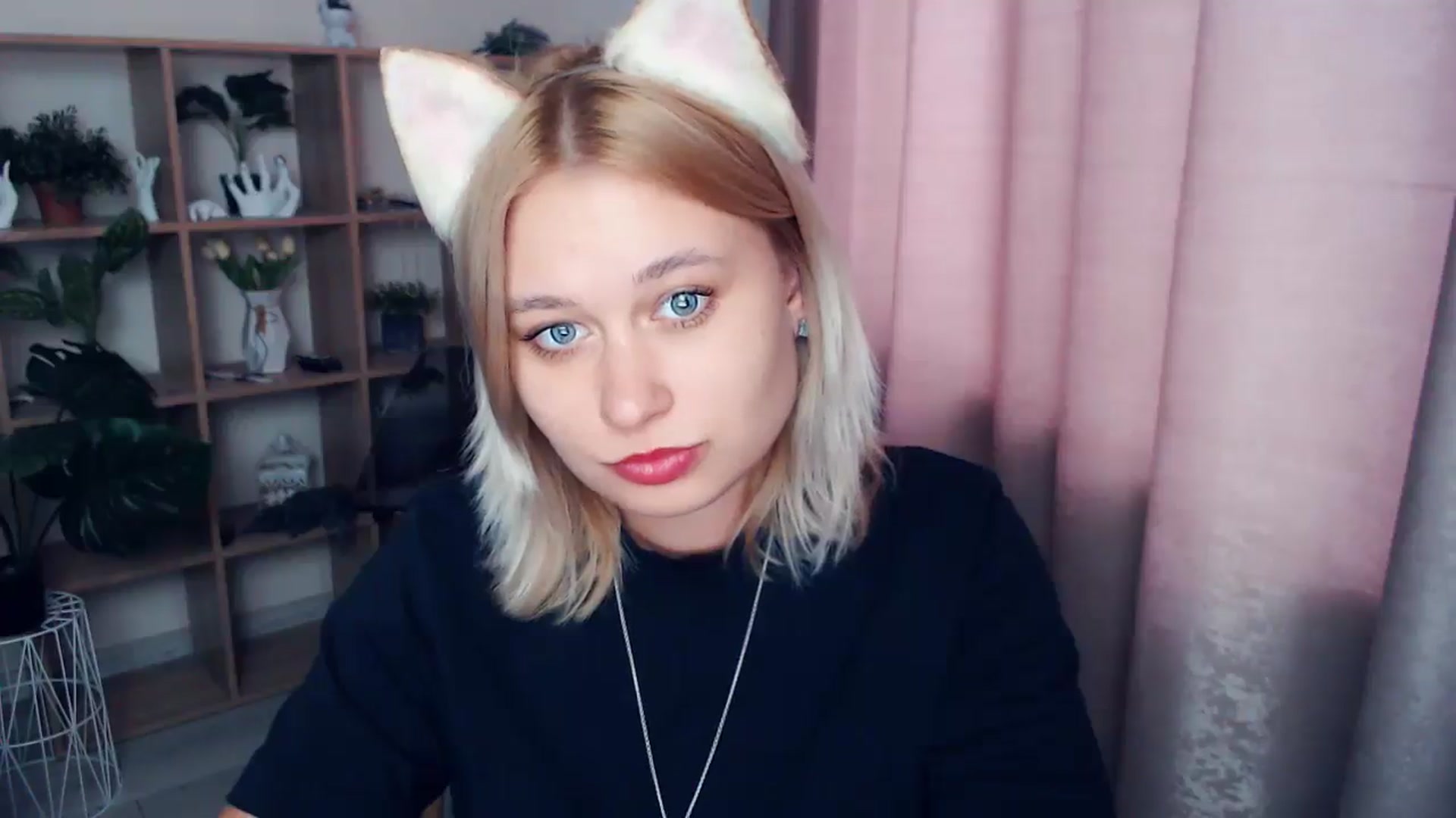 Gallery image thumbnail from Kukla_kolduna's myfreecams stream on, 02/27/2025, 14:20 image 19 of 20