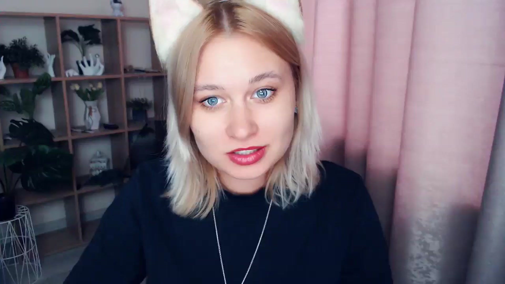 Gallery image thumbnail from Kukla_kolduna's myfreecams stream on, 02/27/2025, 14:20 image 12 of 20