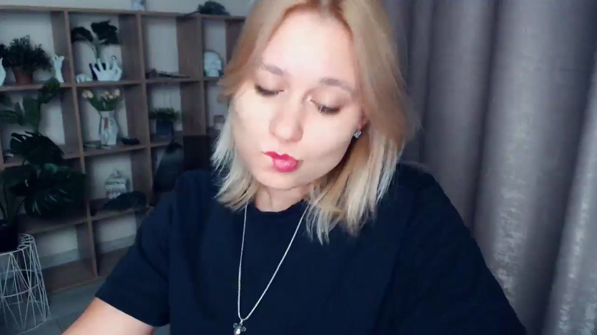 Gallery image thumbnail from Kukla_kolduna's myfreecams stream on, 02/27/2025, 16:23 image 12 of 20