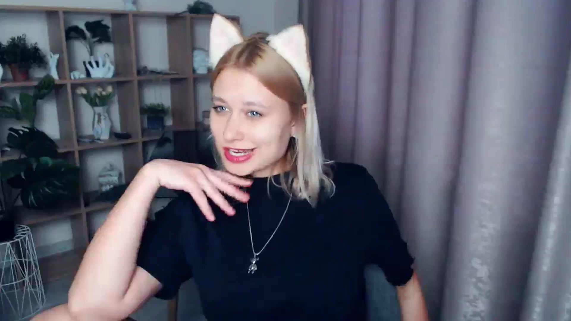 Gallery image thumbnail from Kukla_kolduna's myfreecams stream on, 02/27/2025, 16:23 image 6 of 20
