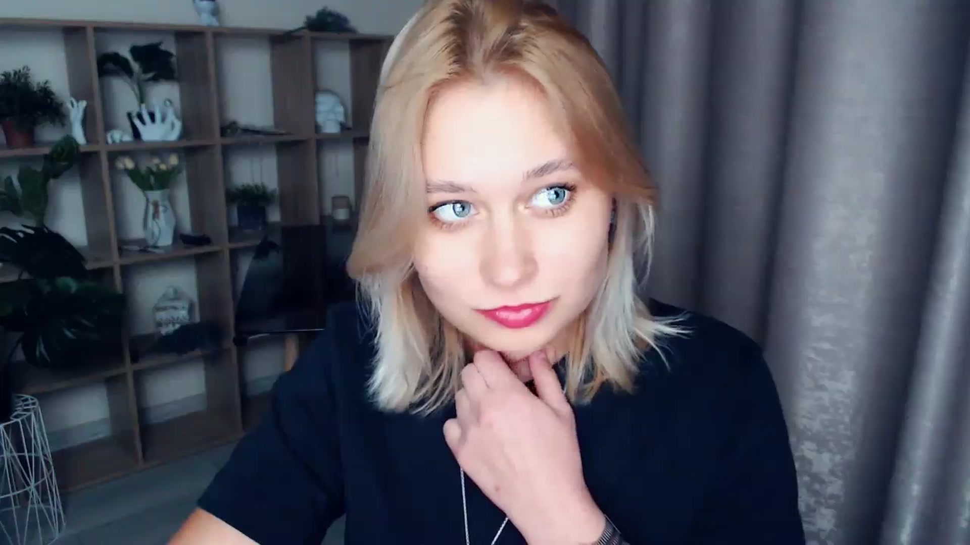Gallery image thumbnail from Kukla_kolduna's myfreecams stream on, 02/27/2025, 18:15 image 9 of 20