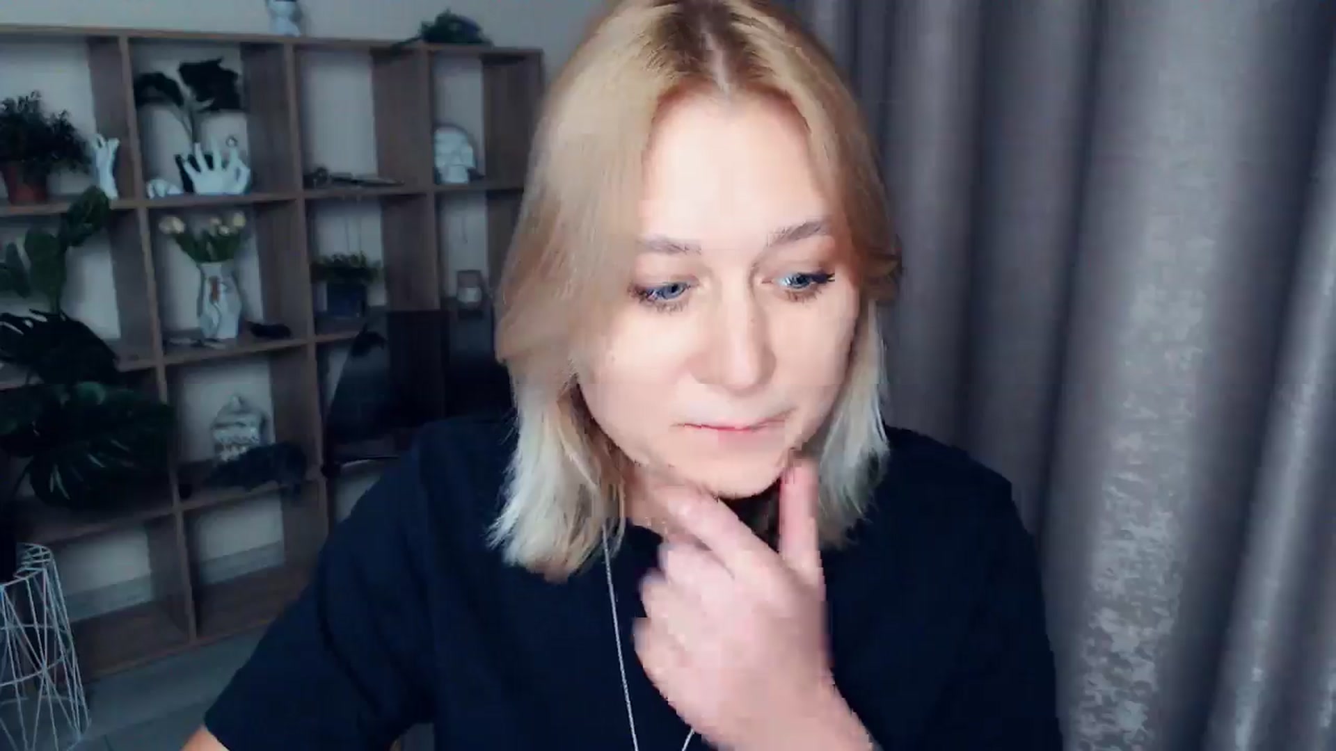 Gallery image thumbnail from Kukla_kolduna's myfreecams stream on, 02/27/2025, 18:15 image 15 of 20