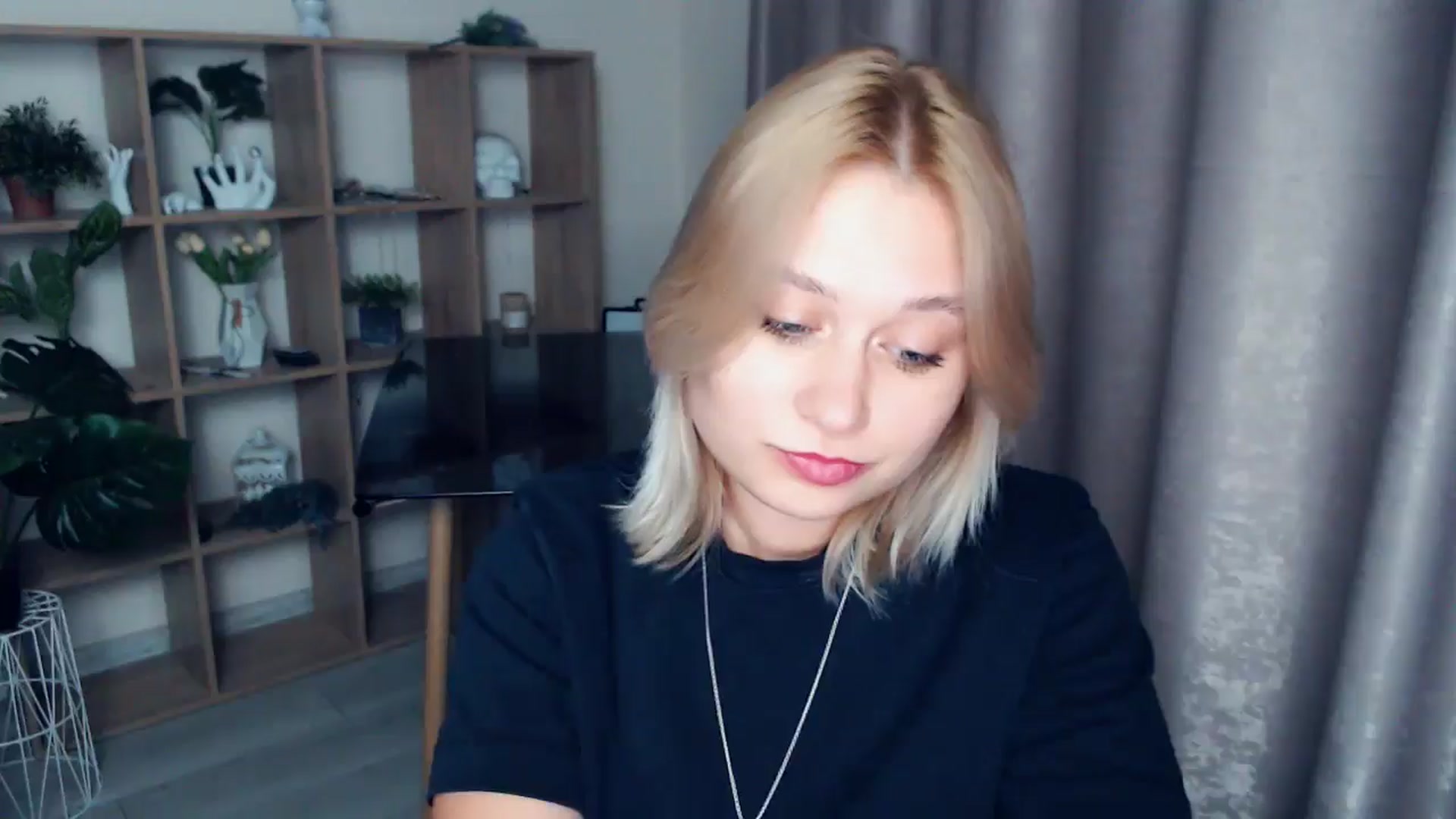 Gallery image thumbnail from Kukla_kolduna's myfreecams stream on, 02/27/2025, 19:05 image 12 of 20