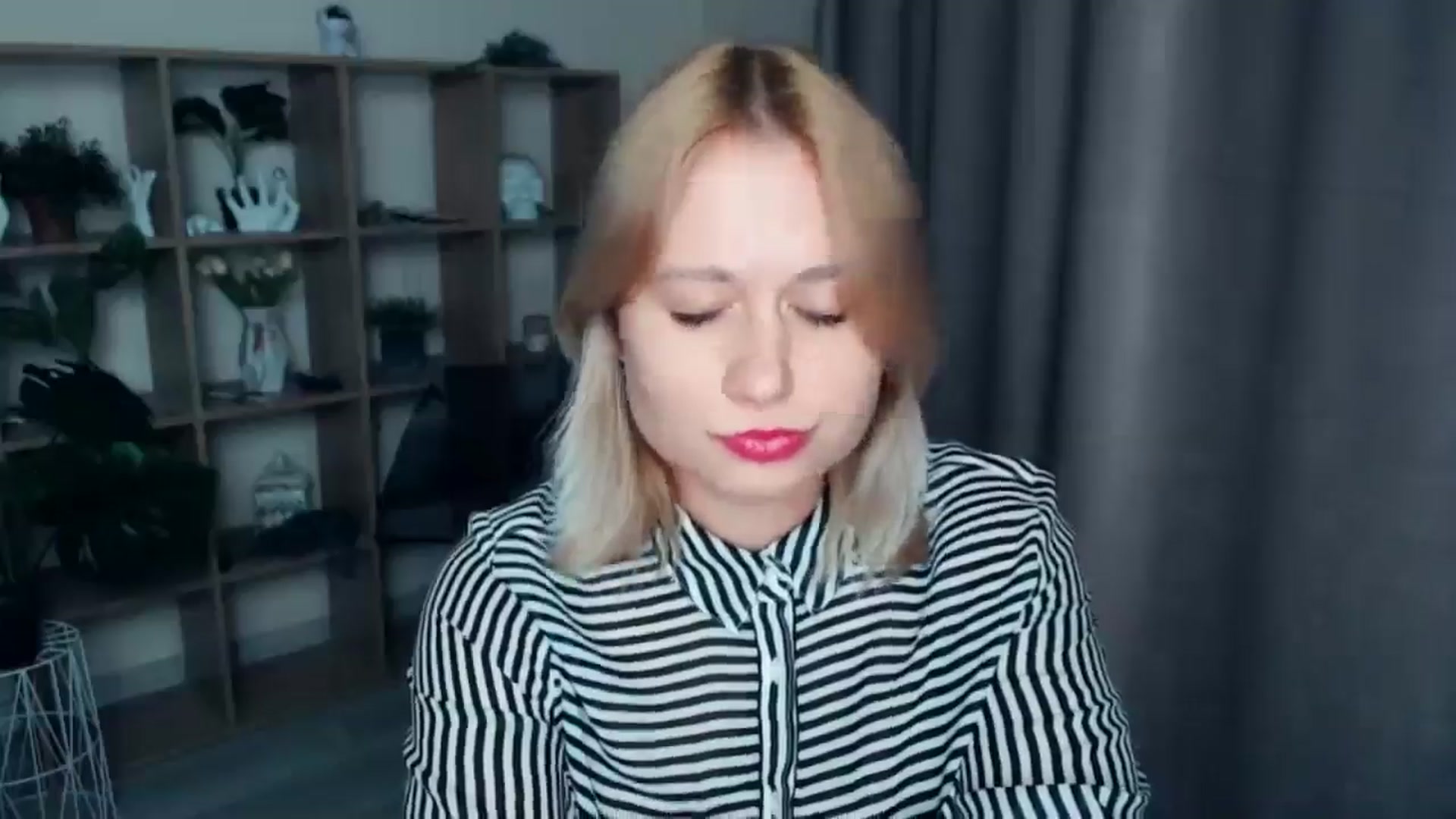 Gallery image thumbnail from Kukla_kolduna's myfreecams stream on, 02/28/2025, 17:23 image 13 of 20