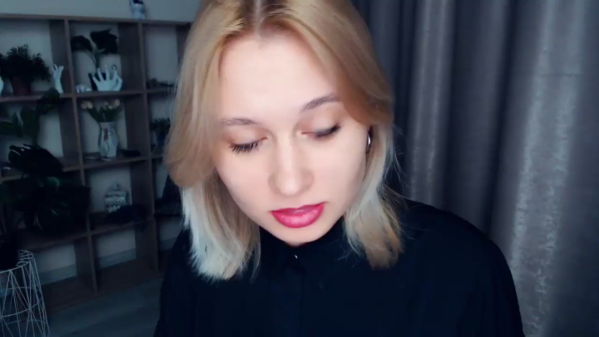 Gallery image thumbnail from Kukla_kolduna's myfreecams stream on, 03/01/2025, 17:03 image 6 of 20