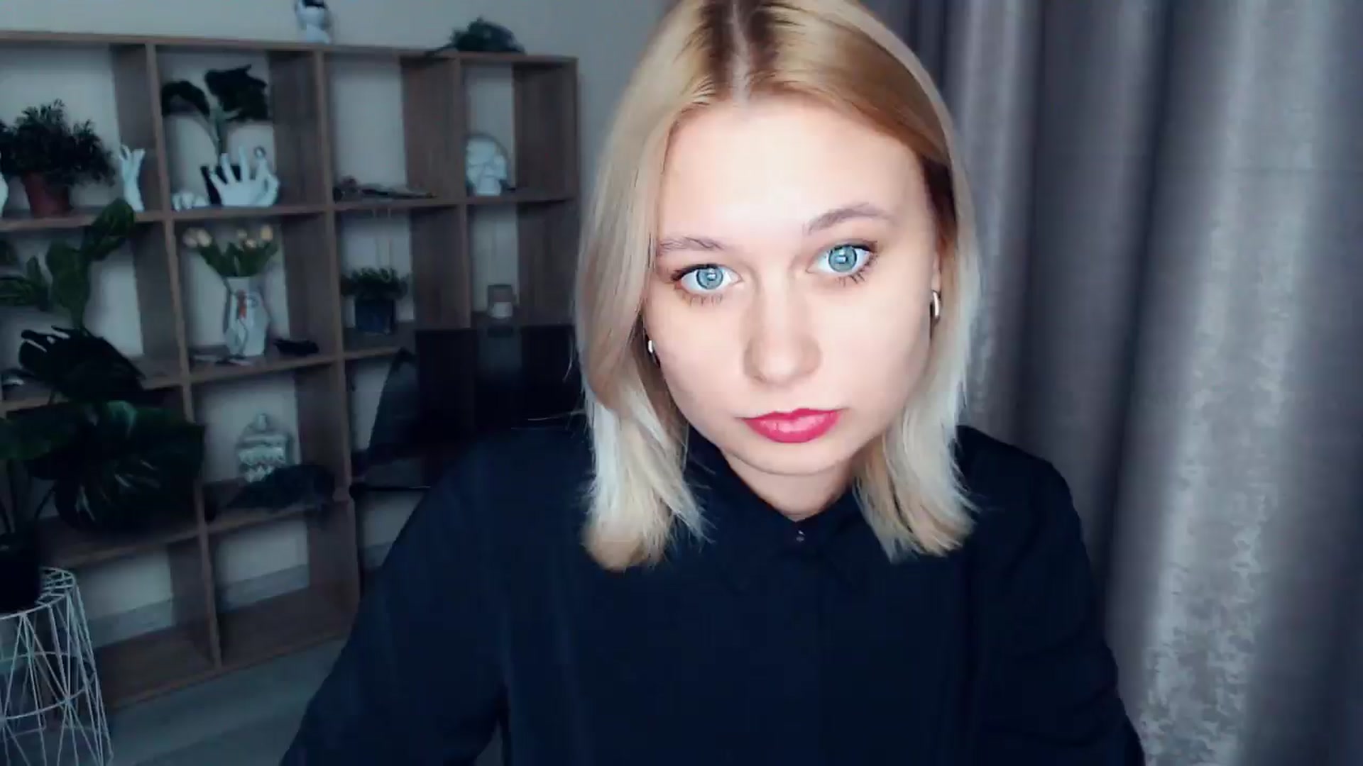 Gallery image thumbnail from Kukla_kolduna's myfreecams stream on, 03/01/2025, 17:03 image 14 of 20