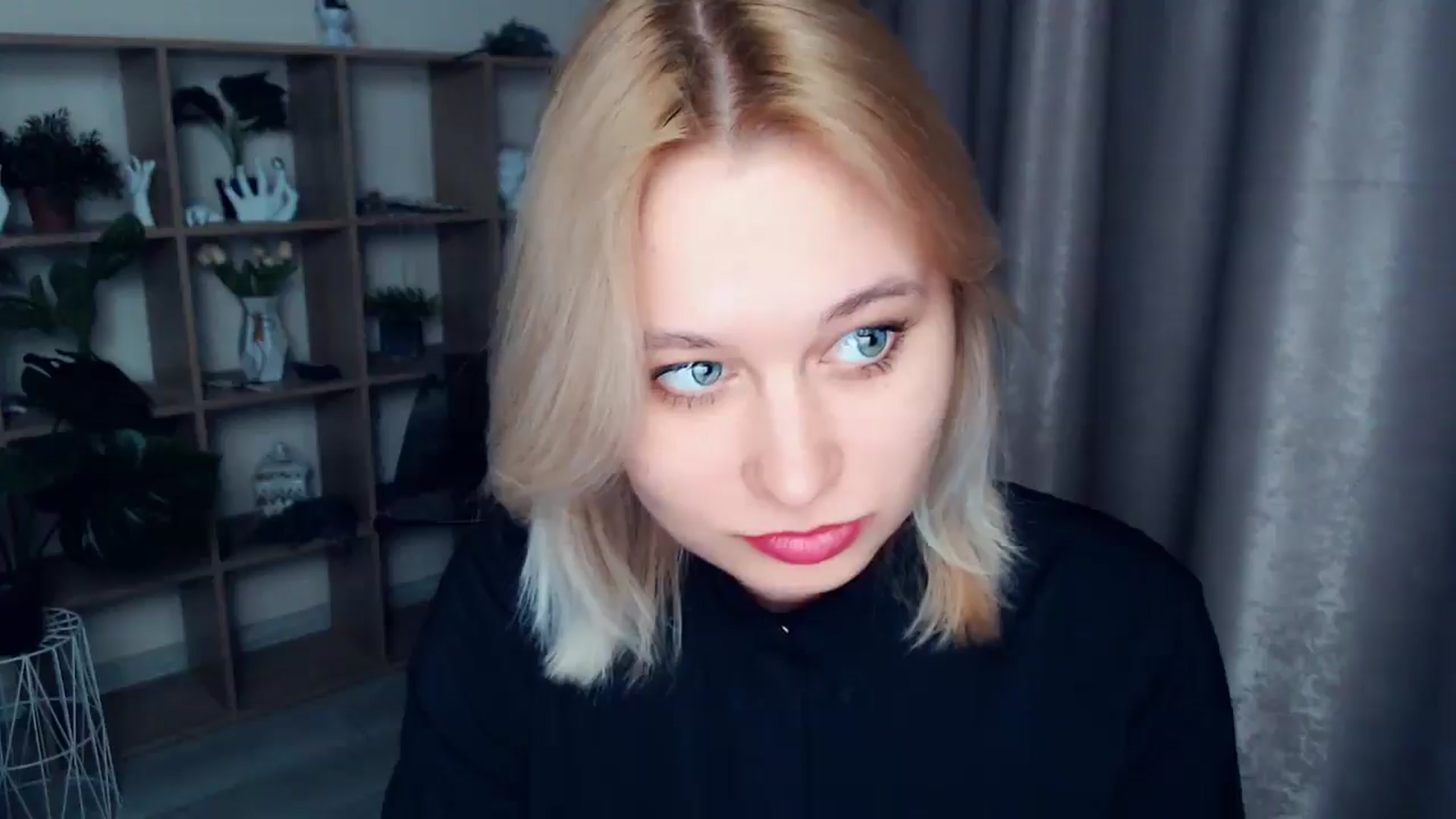 Gallery image thumbnail from Kukla_kolduna's myfreecams stream on, 03/01/2025, 17:03 image 7 of 20