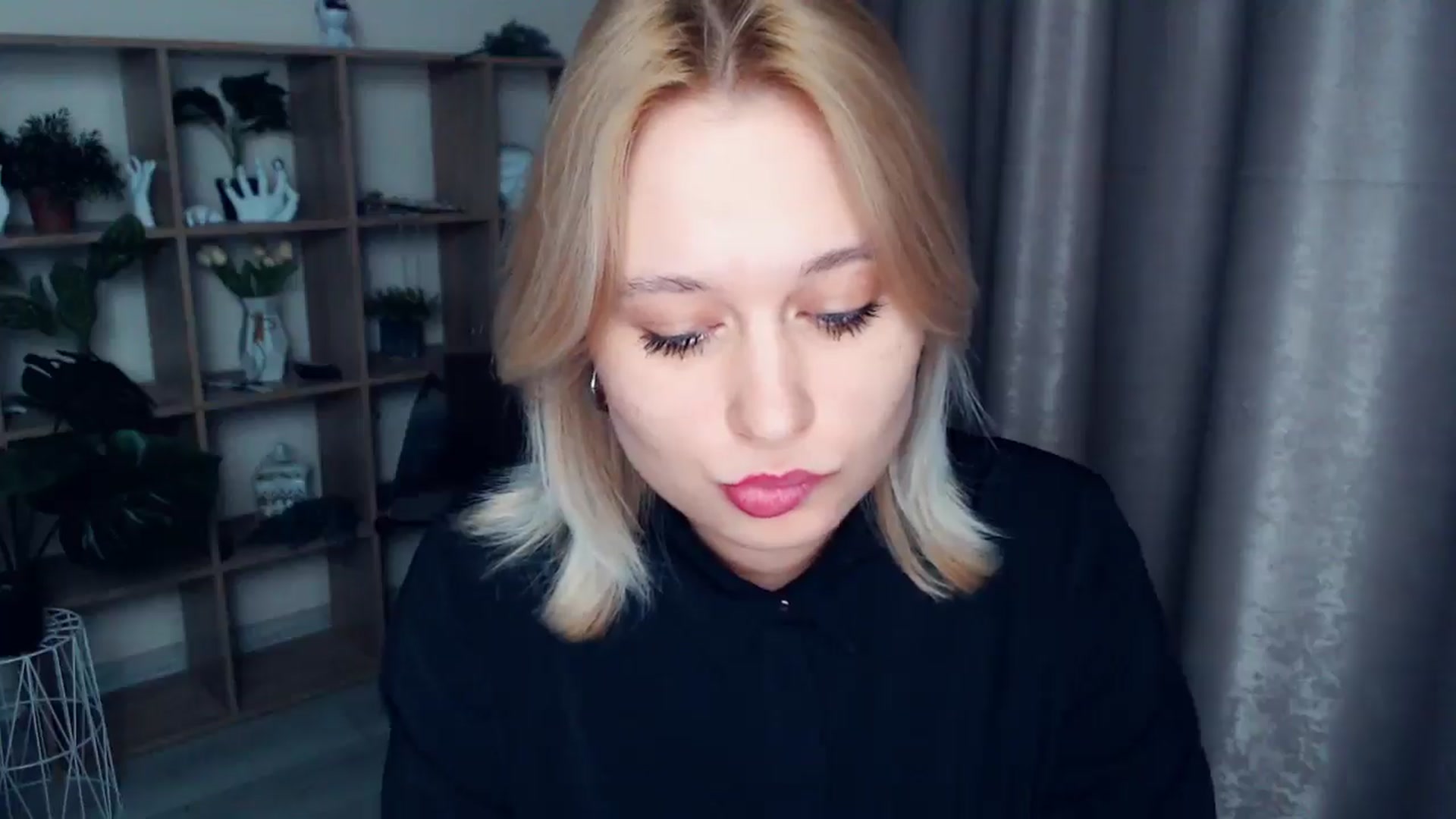 Gallery image thumbnail from Kukla_kolduna's myfreecams stream on, 03/01/2025, 17:03 image 9 of 20