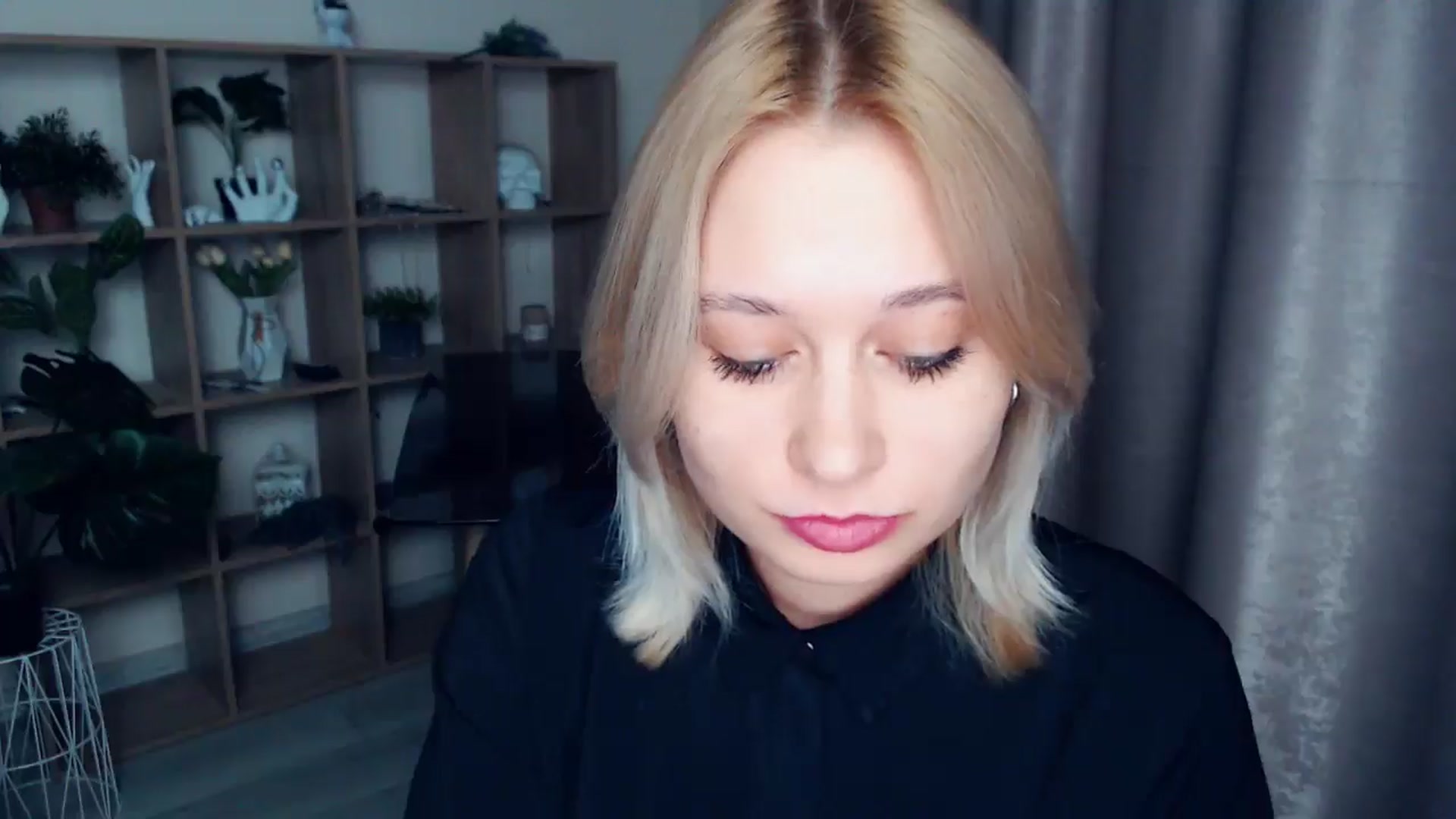 Gallery image thumbnail from Kukla_kolduna's myfreecams stream on, 03/01/2025, 17:03 image 8 of 20