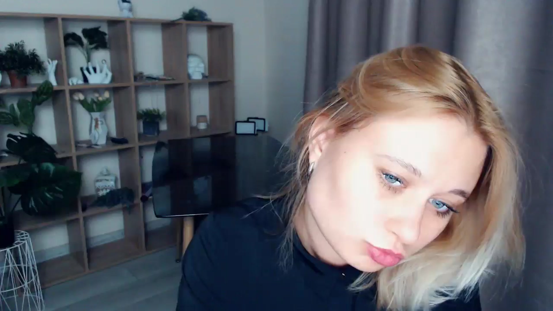 Gallery image thumbnail from Kukla_kolduna's myfreecams stream on, 03/01/2025, 19:09 image 20 of 20