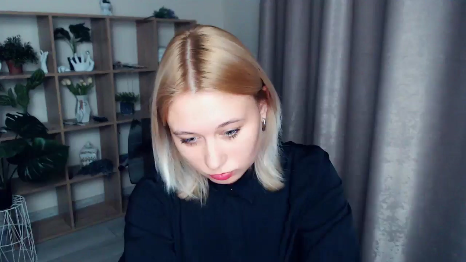 Gallery image thumbnail from Kukla_kolduna's myfreecams stream on, 03/01/2025, 19:09 image 4 of 20