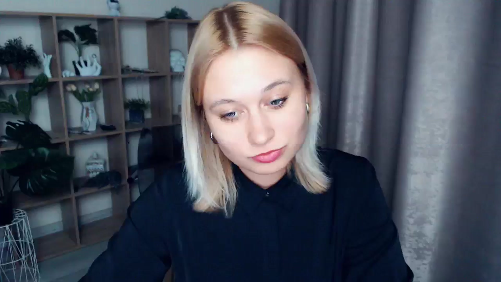 Gallery image thumbnail from Kukla_kolduna's myfreecams stream on, 03/01/2025, 19:09 image 10 of 20