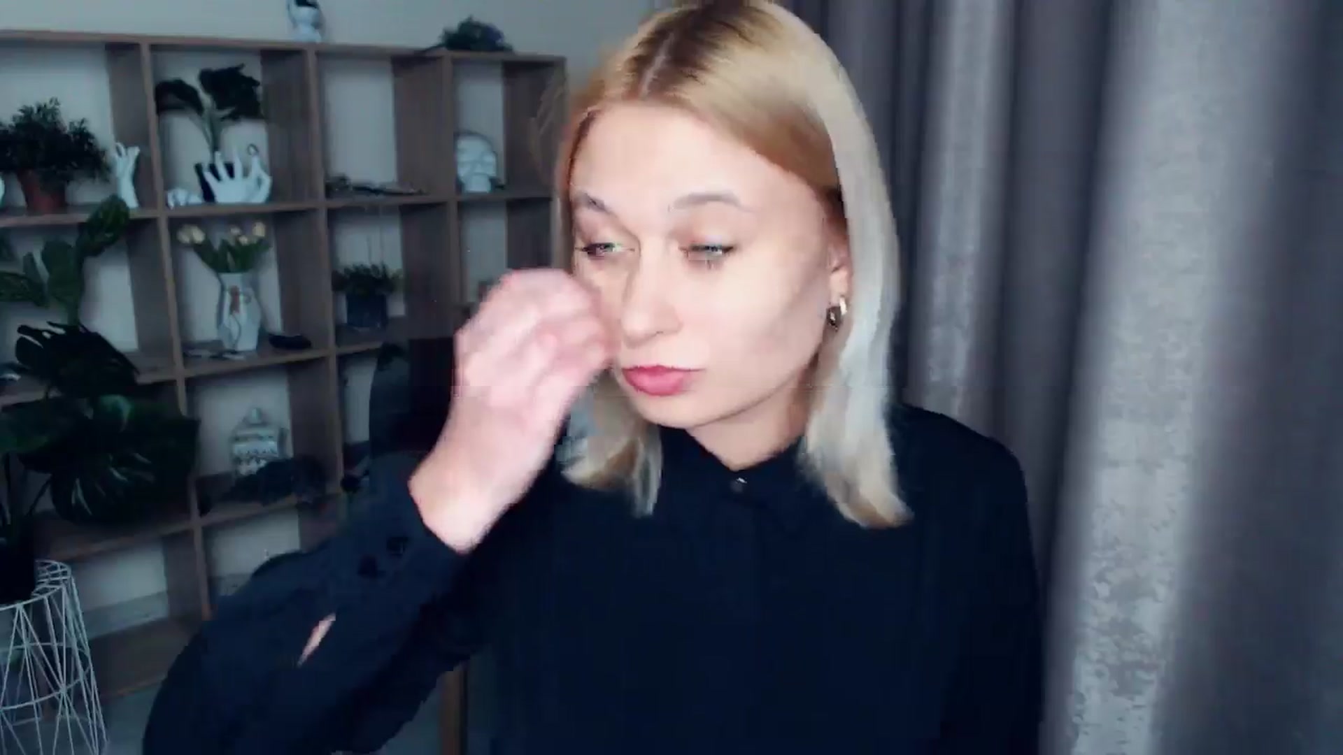 Gallery image thumbnail from Kukla_kolduna's myfreecams stream on, 03/01/2025, 19:09 image 14 of 20