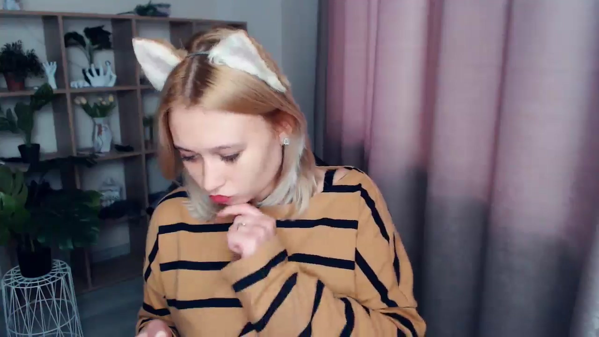 Gallery image thumbnail from Kukla_kolduna's myfreecams stream on, 03/02/2025, 15:14 image 3 of 20