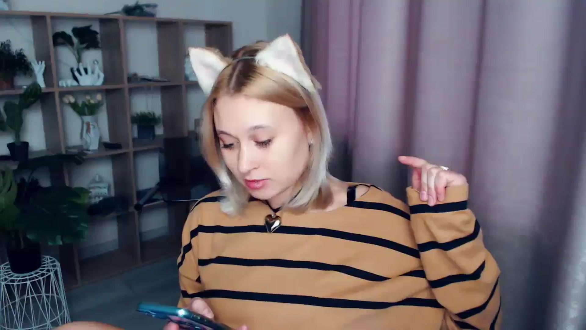 Gallery image thumbnail from Kukla_kolduna's myfreecams stream on, 03/02/2025, 15:14 image 9 of 20