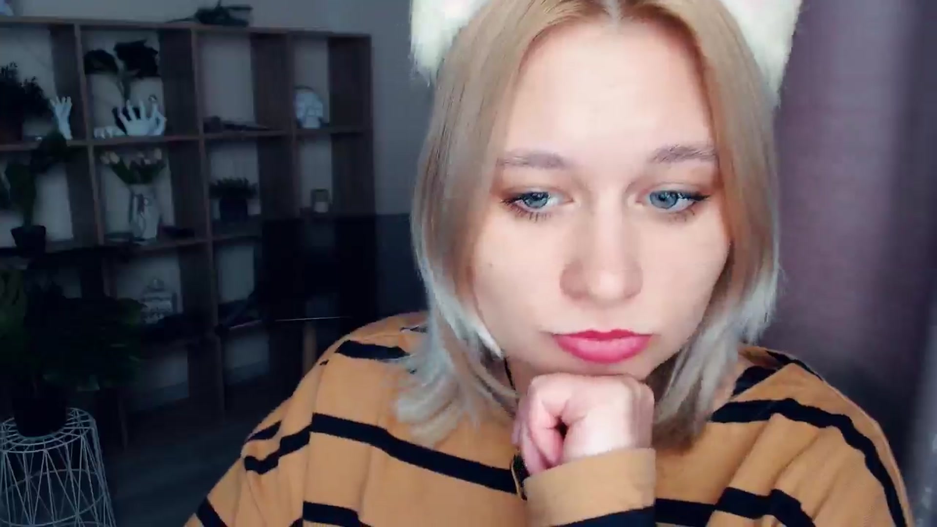 Gallery image thumbnail from Kukla_kolduna's myfreecams stream on, 03/02/2025, 15:14 image 6 of 20