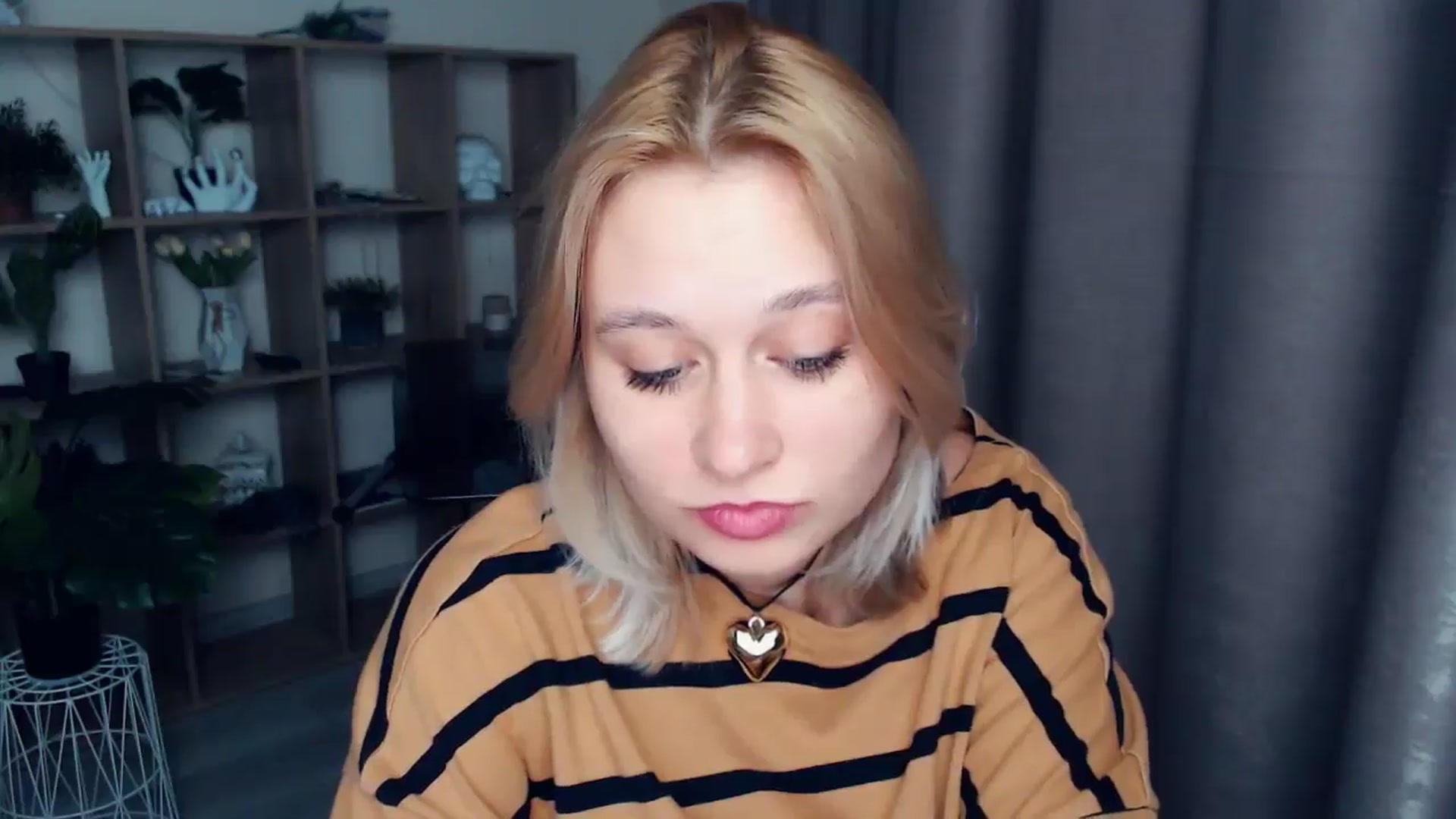 Gallery image thumbnail from Kukla_kolduna's myfreecams stream on, 03/02/2025, 18:03 image 15 of 20