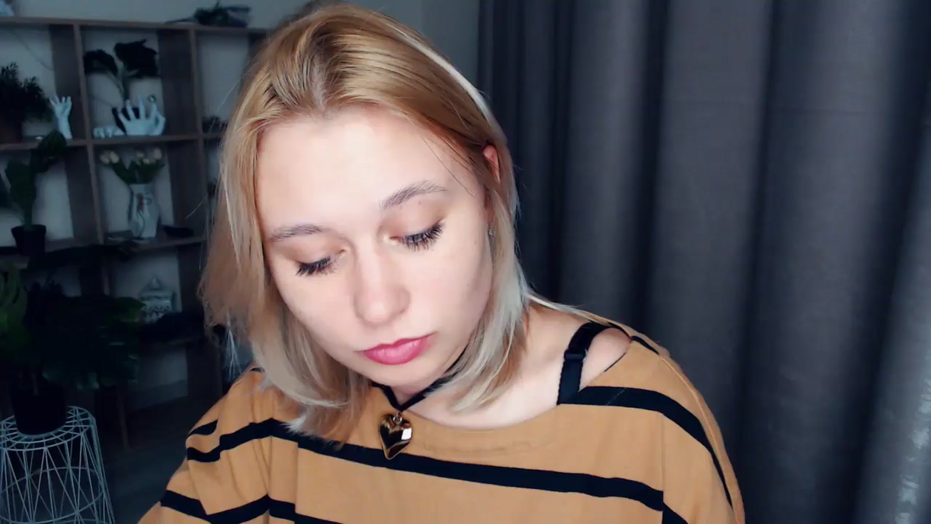 Gallery image thumbnail from Kukla_kolduna's myfreecams stream on, 03/02/2025, 18:03 image 10 of 20
