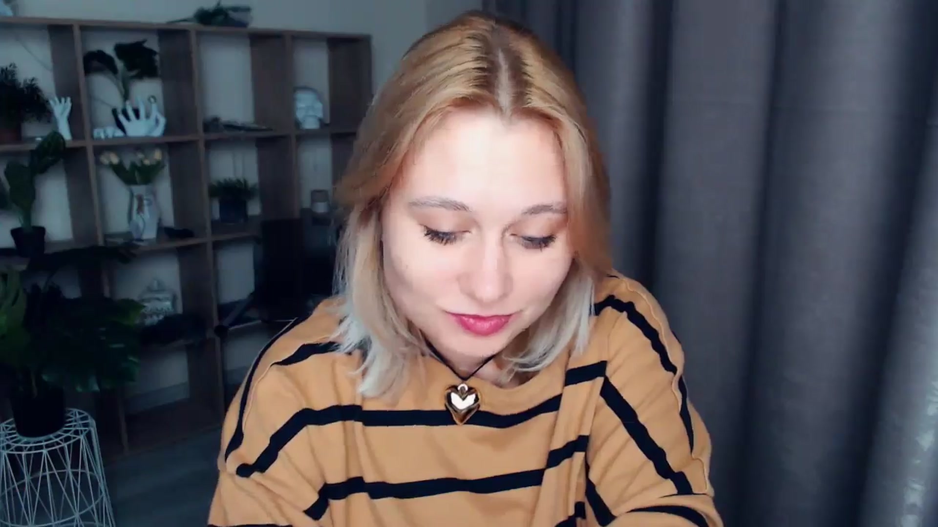 Gallery image thumbnail from Kukla_kolduna's myfreecams stream on, 03/02/2025, 18:03 image 16 of 20