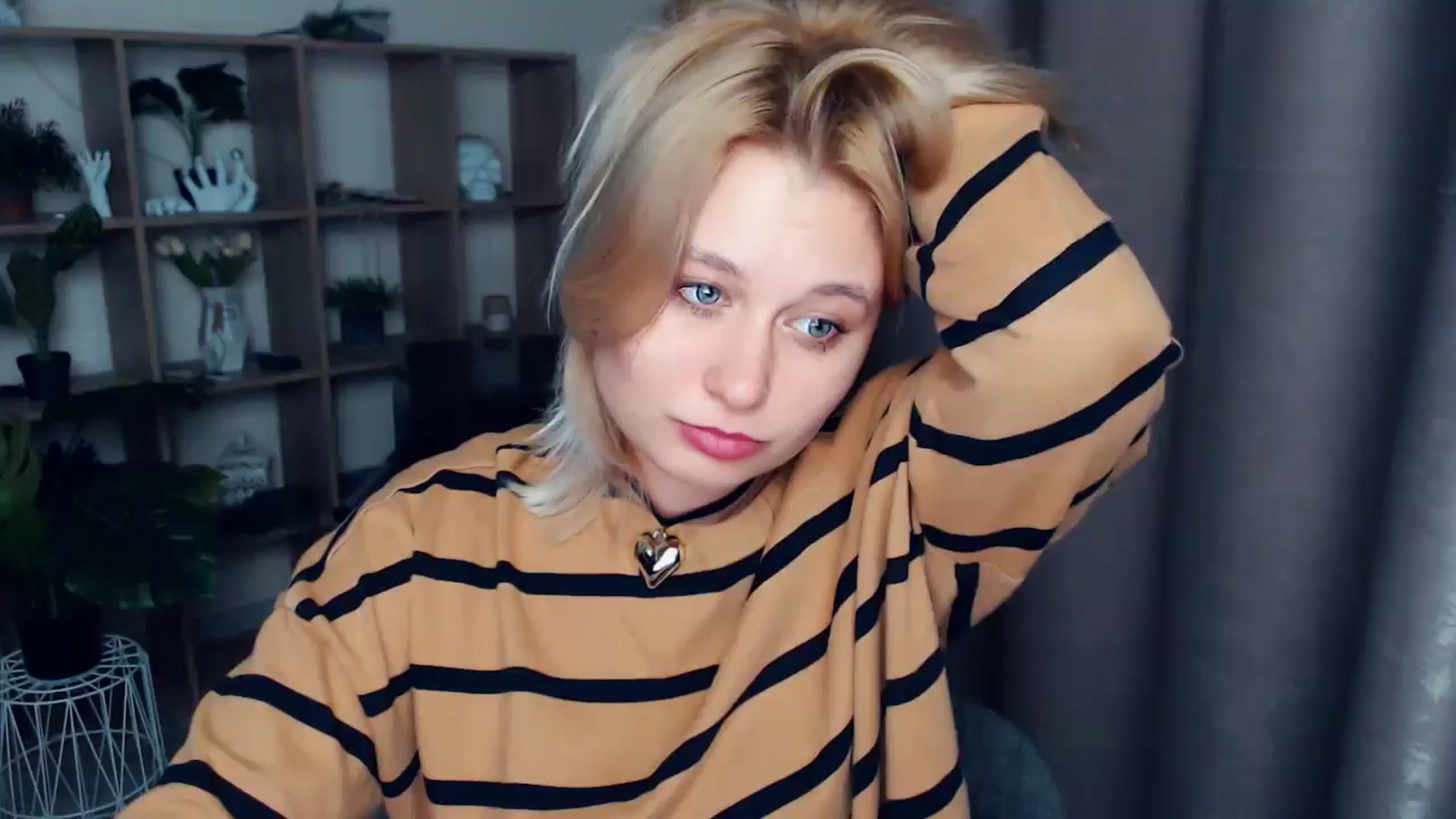 Gallery image thumbnail from Kukla_kolduna's myfreecams stream on, 03/02/2025, 18:03 image 12 of 20