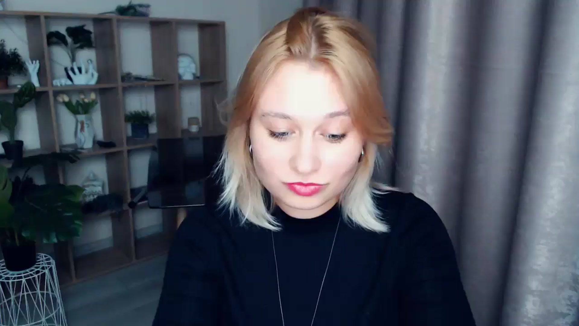Gallery image thumbnail from Kukla_kolduna's myfreecams stream on, 03/05/2025, 17:46 image 14 of 20