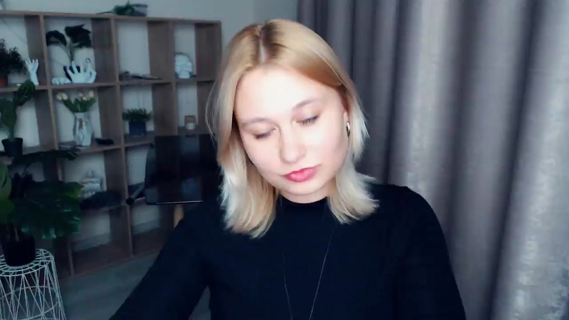 Gallery image thumbnail from Kukla_kolduna's myfreecams stream on, 03/05/2025, 17:46 image 13 of 20