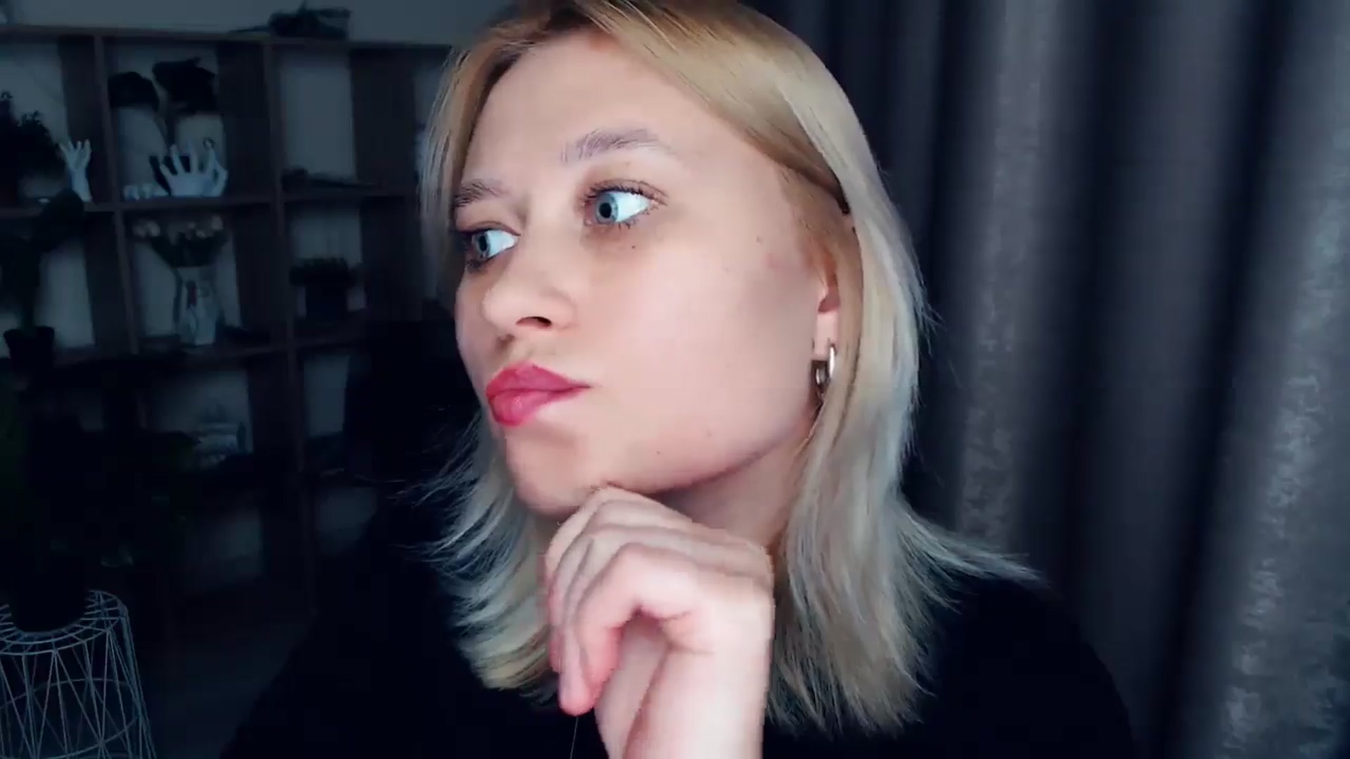 Gallery image thumbnail from Kukla_kolduna's myfreecams stream on, 03/05/2025, 17:46 image 11 of 20
