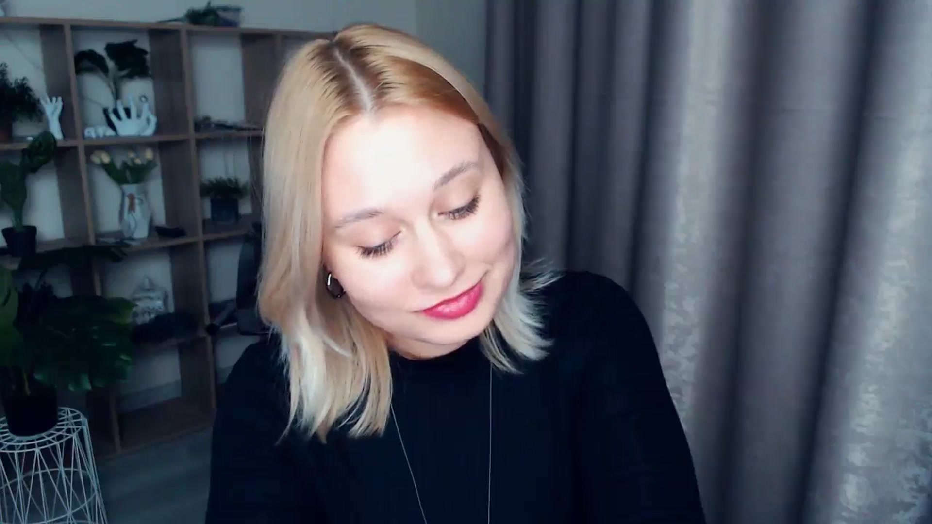 Gallery image thumbnail from Kukla_kolduna's myfreecams stream on, 03/05/2025, 17:46 image 19 of 20